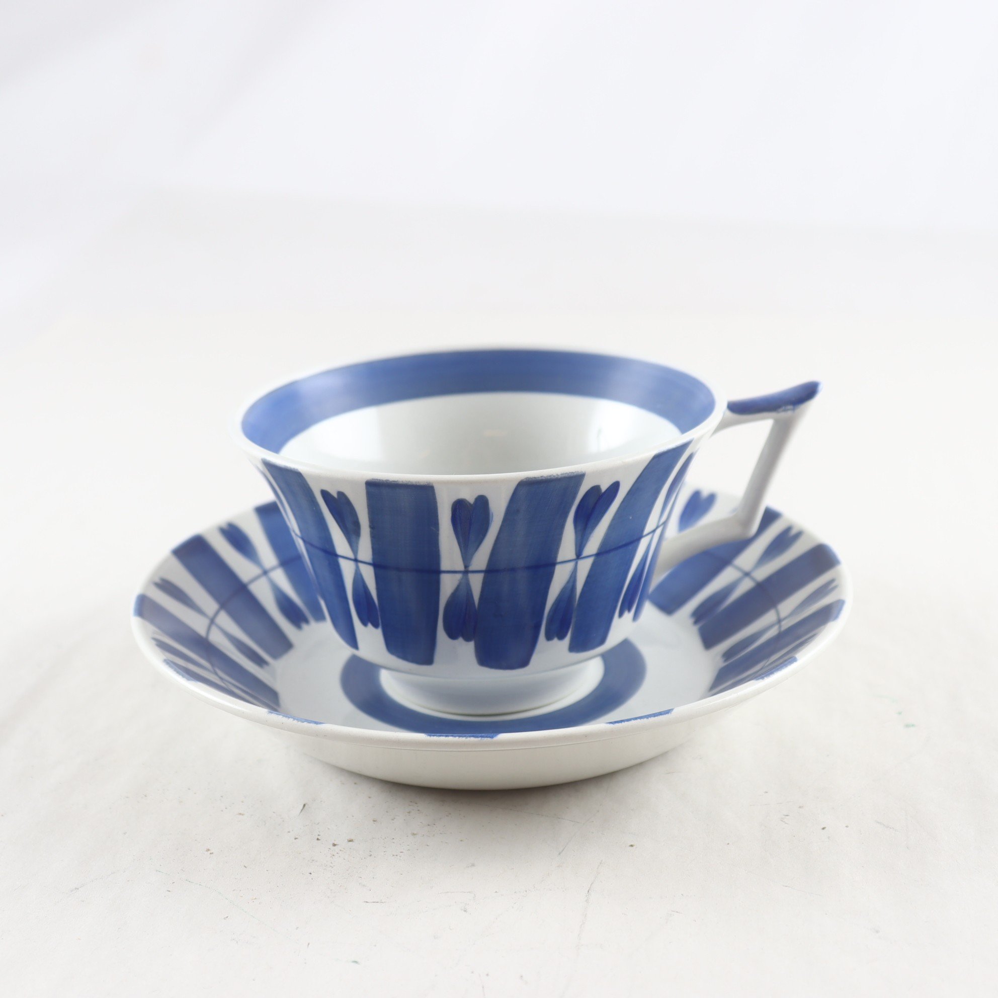 Tekopp på fat, flintgods, Ursula Printz, Gustavsberg