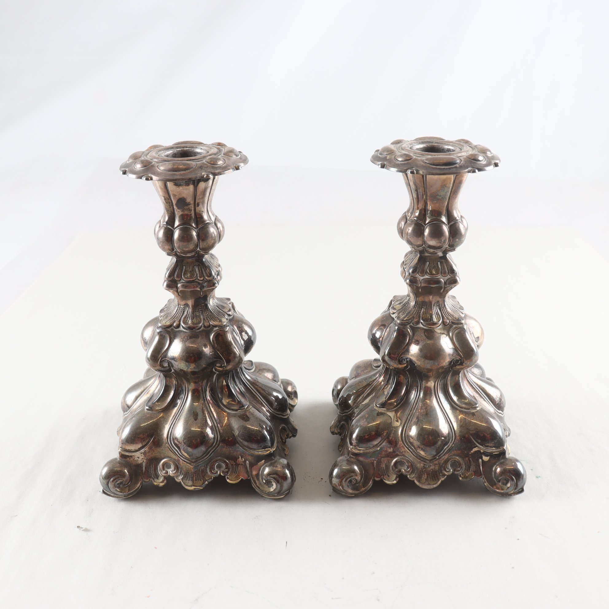 Ljusstakar, 1 par, silver, rokokostil, 1900-tal, brv: 965 g.