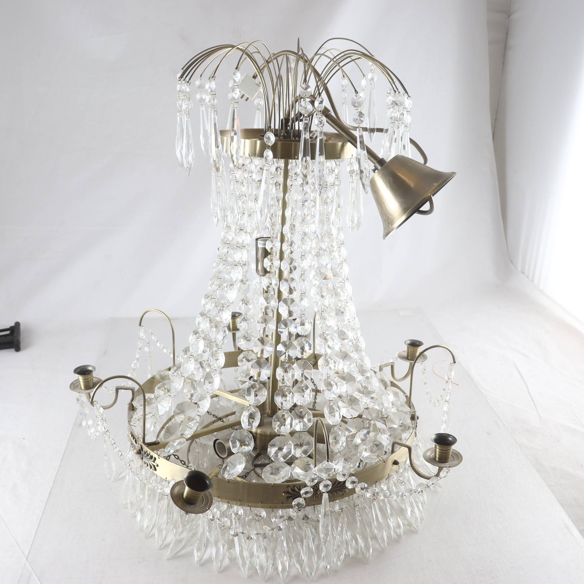 Kristallkrona. Endast avhämtning.