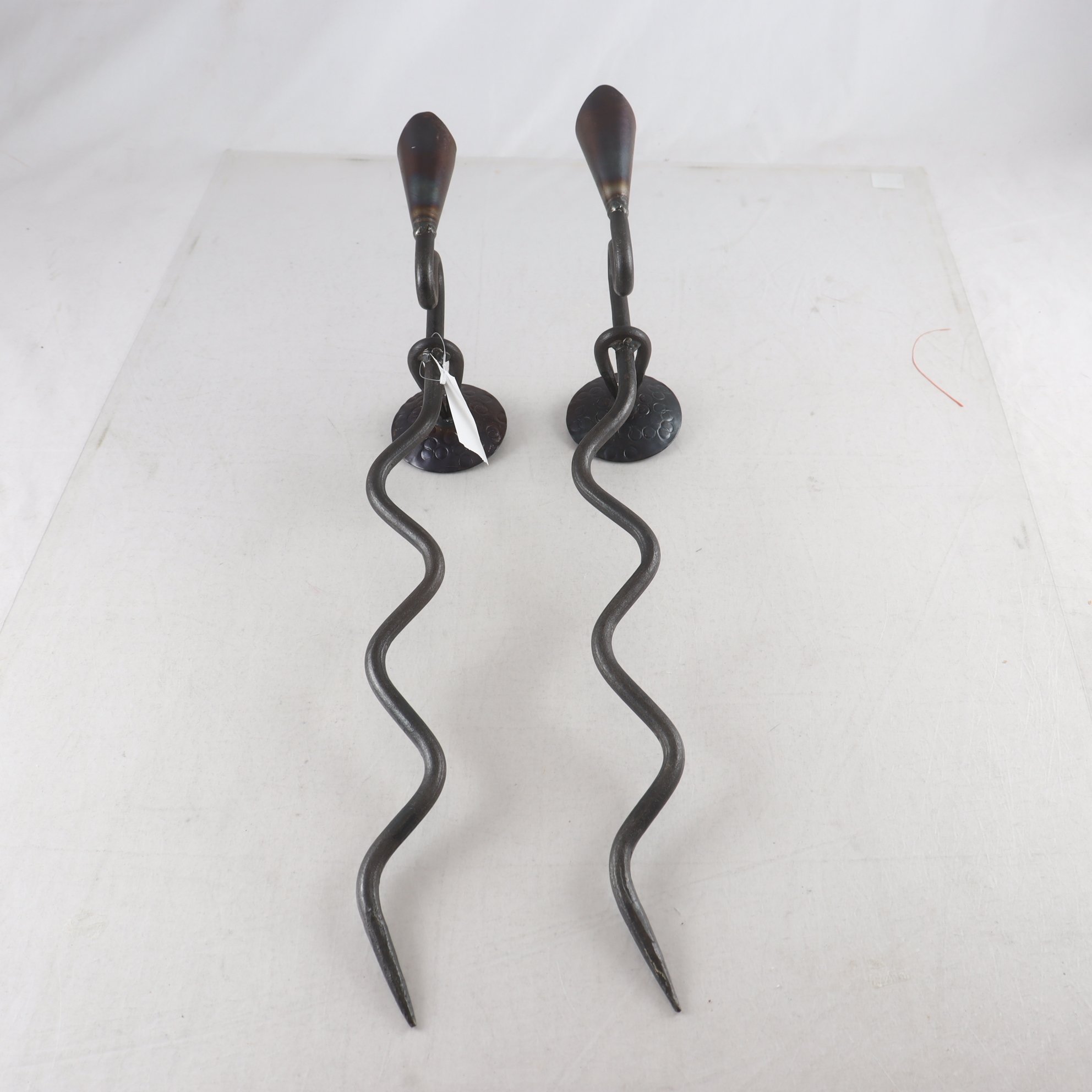 Ljusstakar, Smide, Järn , 2 st. Endast avhämtning.