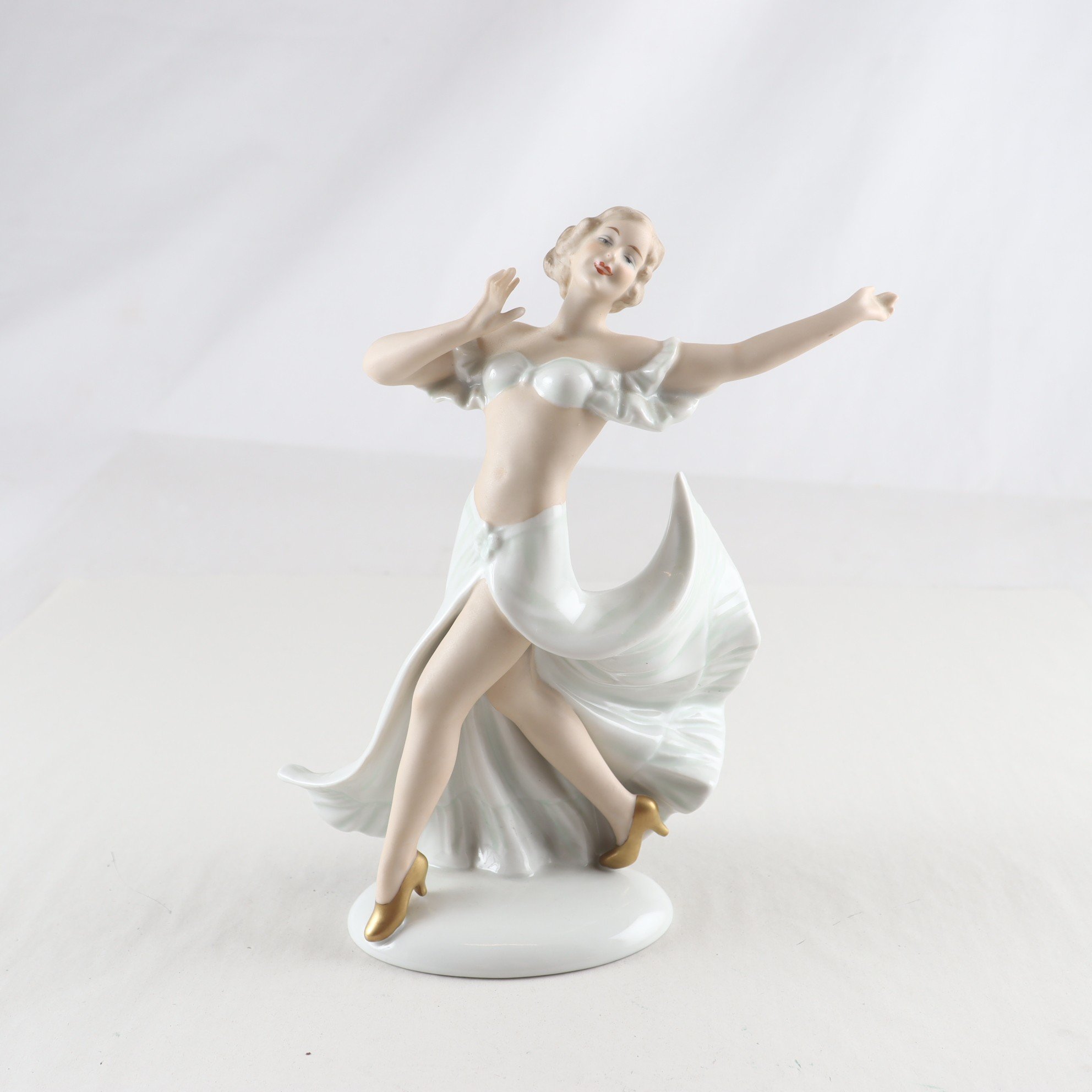 Figurin, porslin, Wallendorf, Tyskland. Samfraktas ej