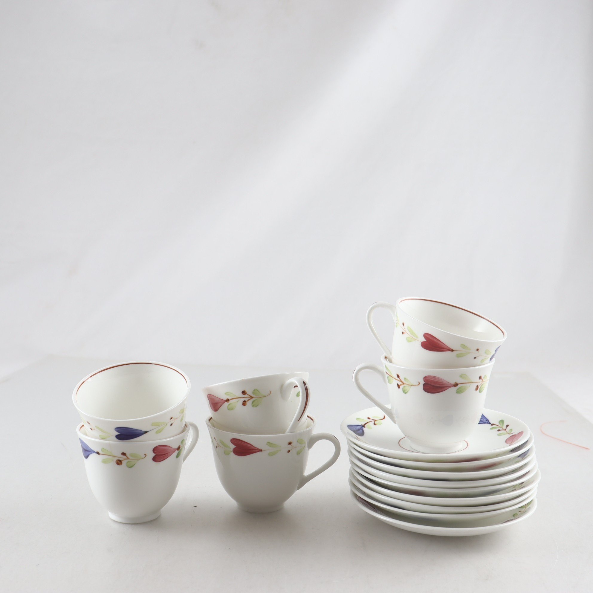 Kaffekopp på fat, Gustavsberg, ”Ranka”, Stig Lindberg. Samfraktas ej.