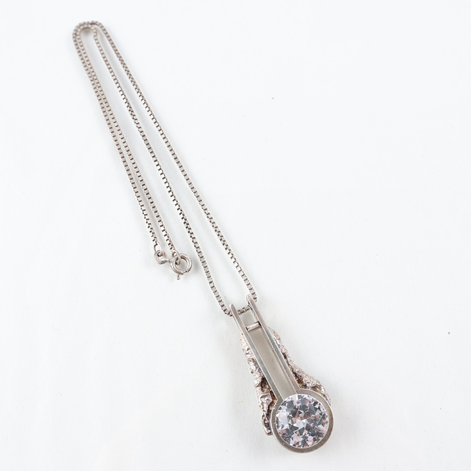 Halskedja m hänge, Benny Design, silver 925, sten.