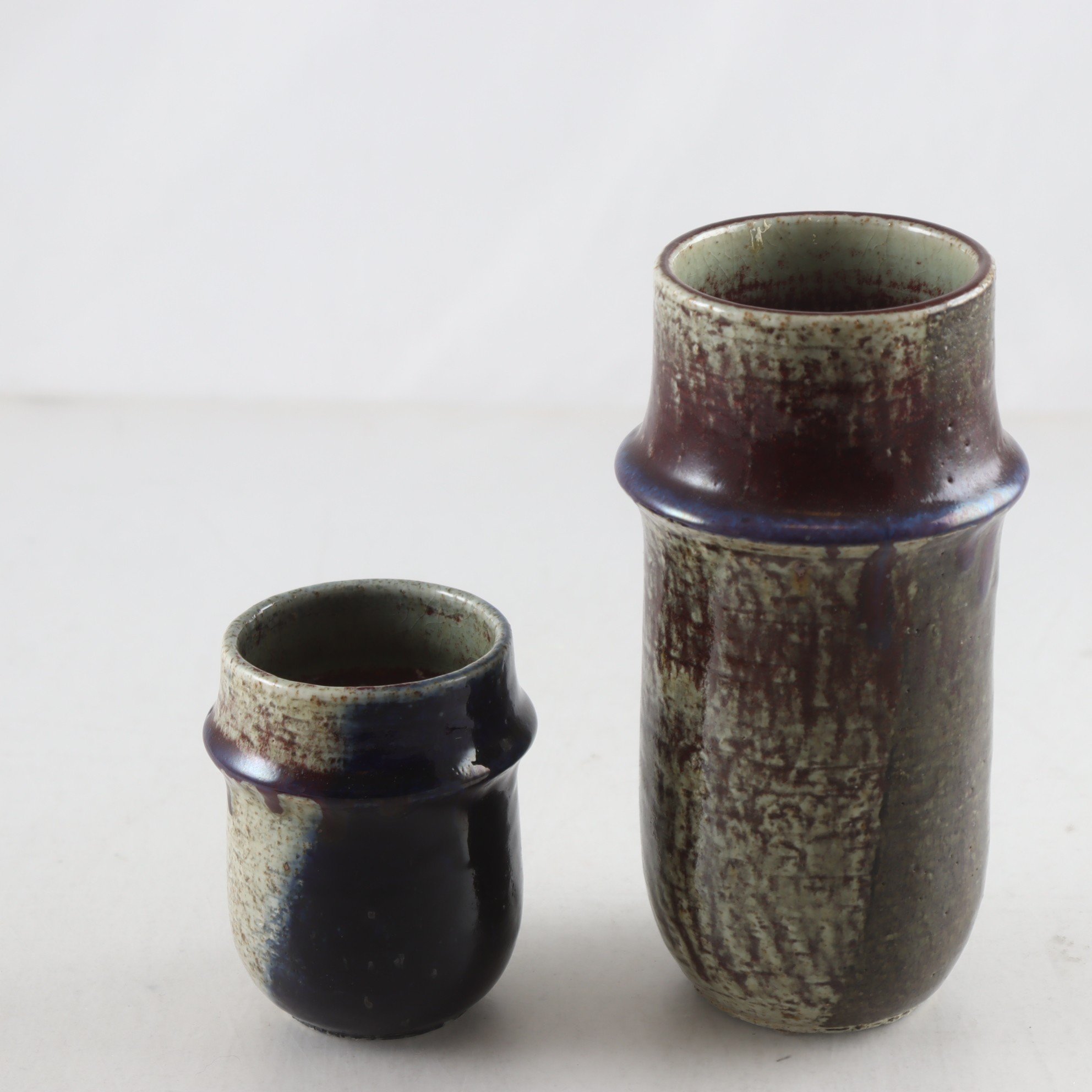 Vaser, Rörstrand Studio, Sylvia Leuchovius, 1970-tal, stengods. Samfraktas ej.