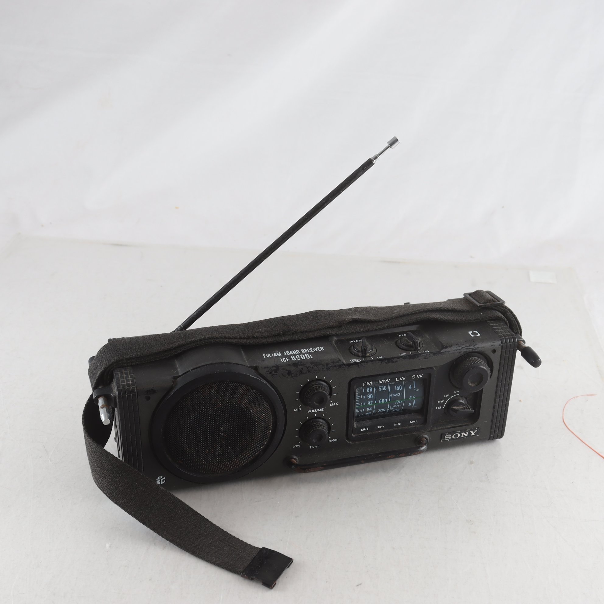 Radio, Sony ICF-6000L