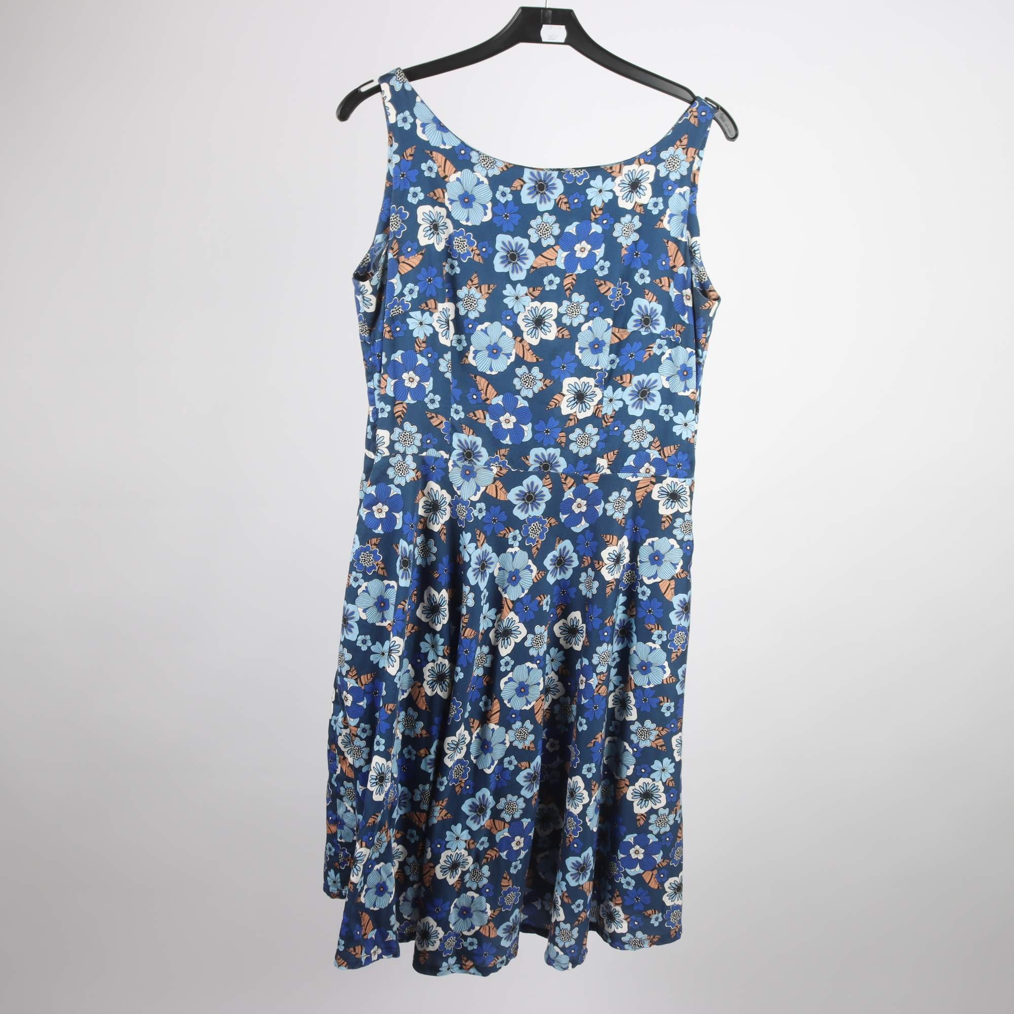 Klänning, Cissi och Selma, blommig, blå, stl. M.