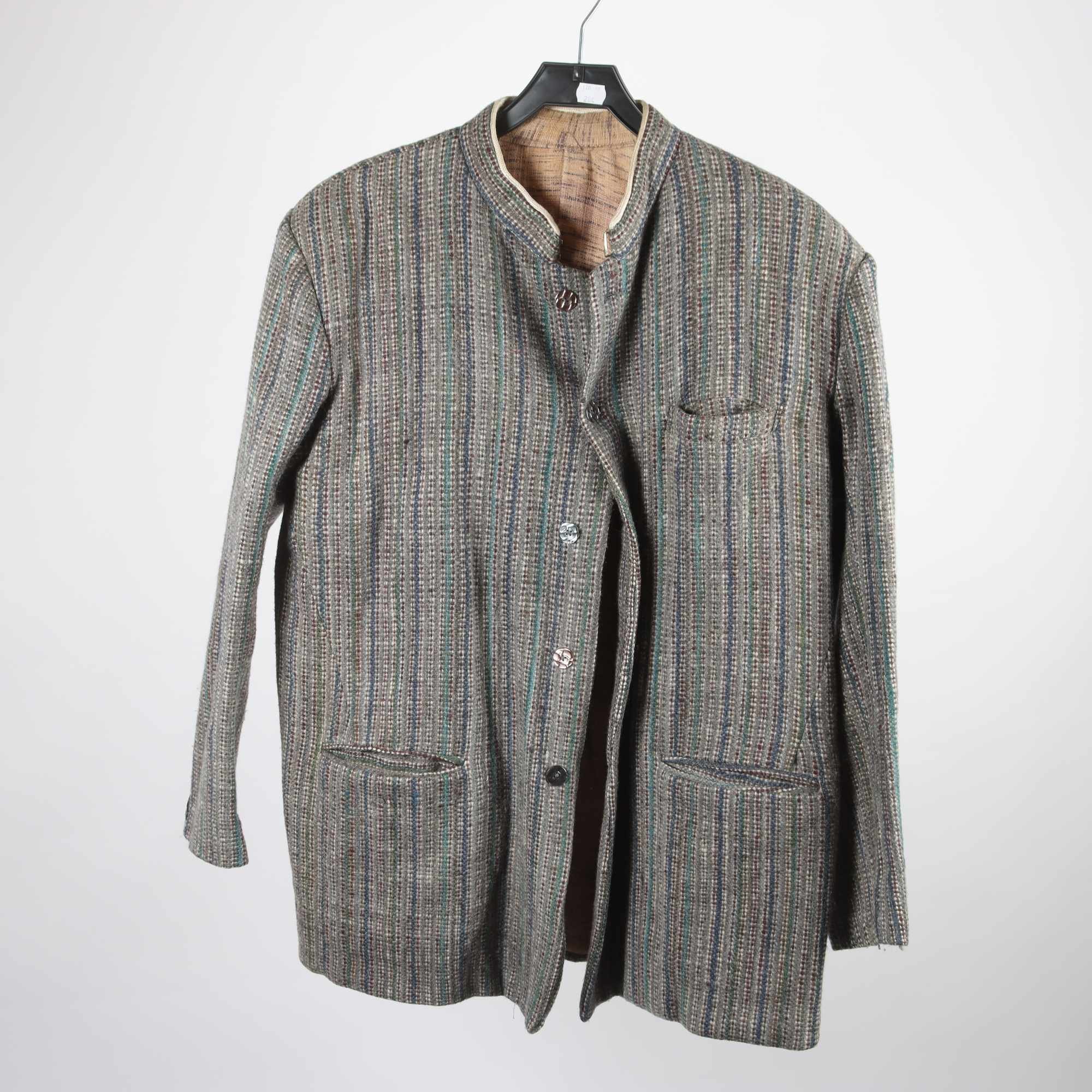 Jacka, Okänd, grå, blå, vinröd, stl. ca. M.