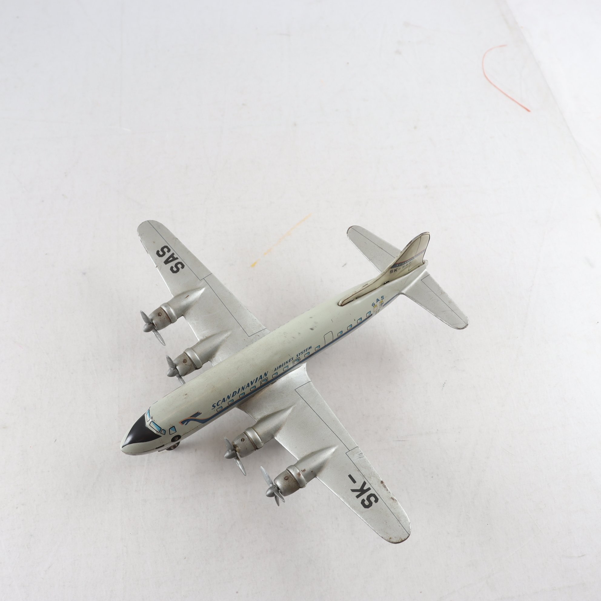 Flygplan, Arnold w germany, SAS-scandinavian, i plåt.