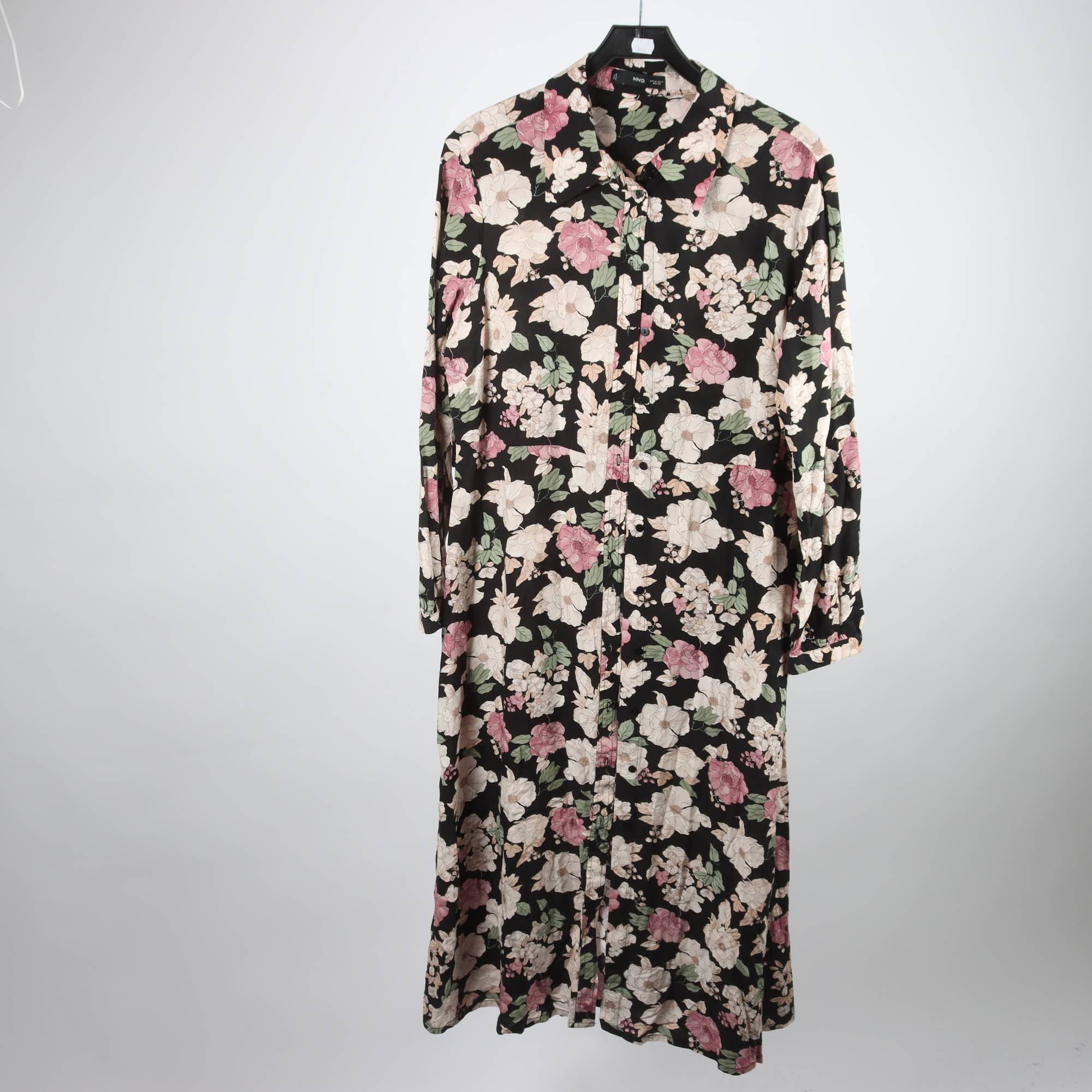 Klänning, Mng, blommig, svart, stl. XL.