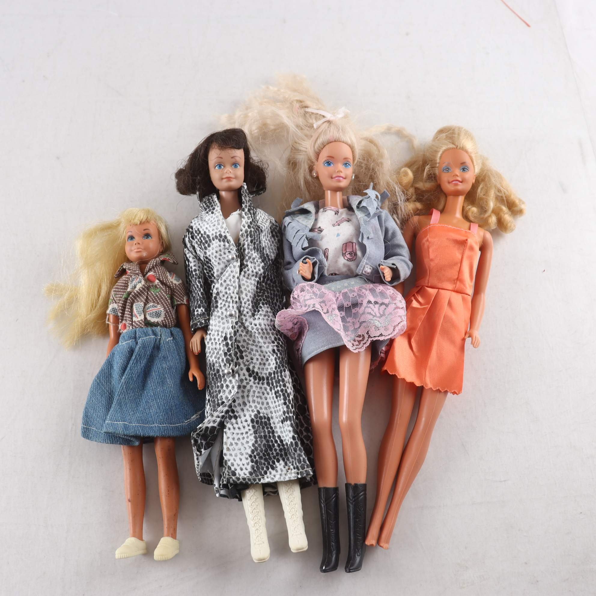 Dockor, Barbie mattel, 4st retro.