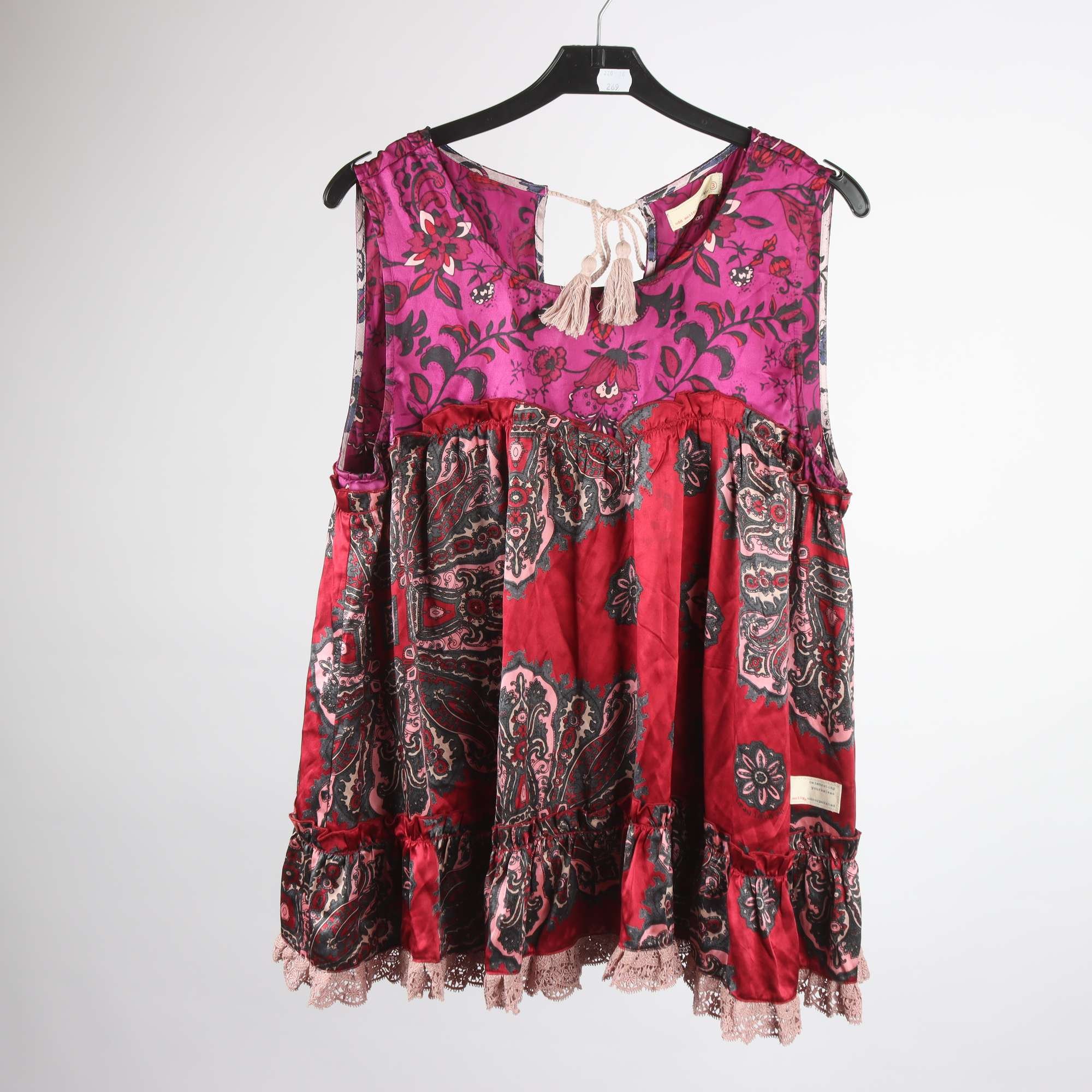 Linne, Odd Molly, lila, vinröd, 100% silke, stl. L.