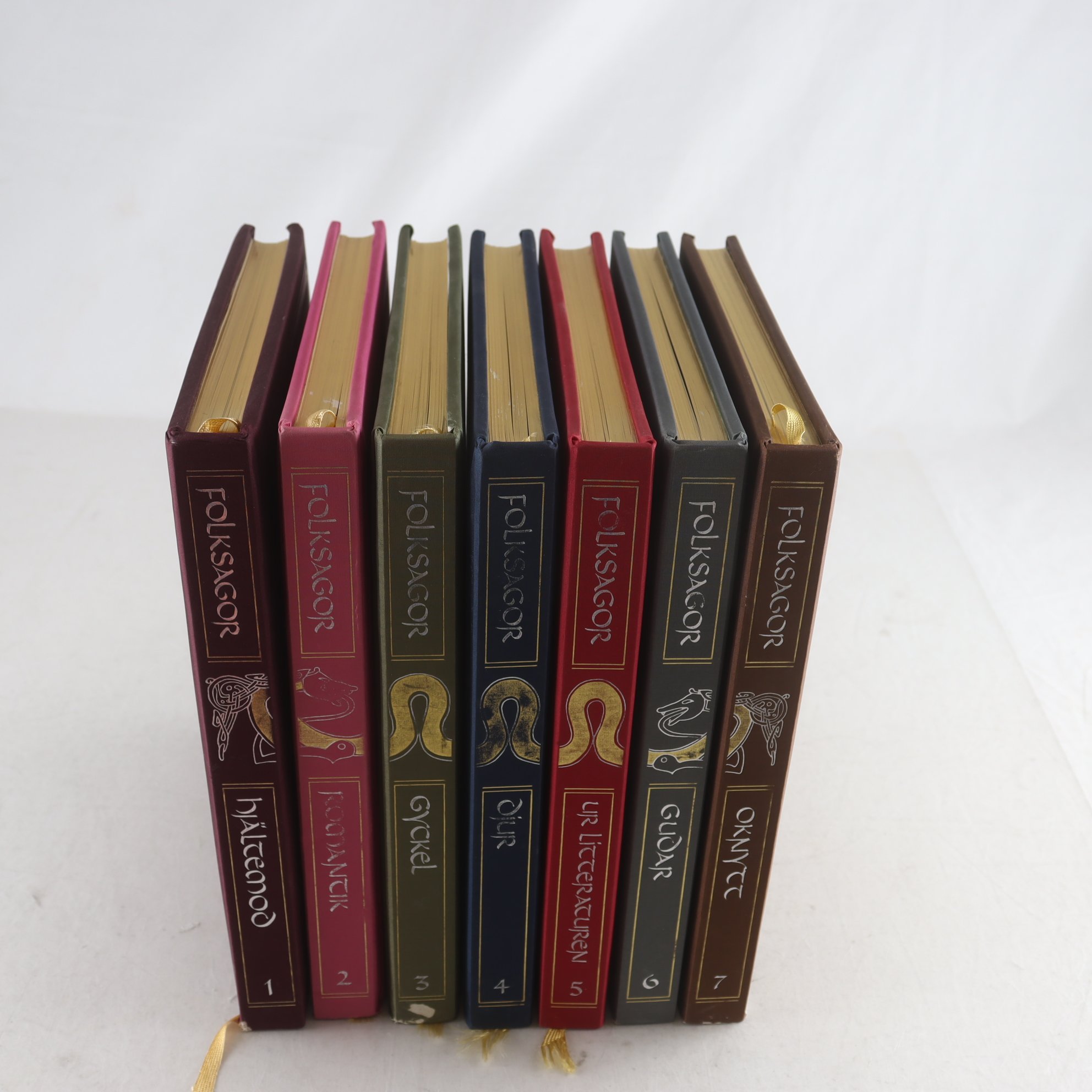 Folksagor, vol 1-7. Samfraktas ej.