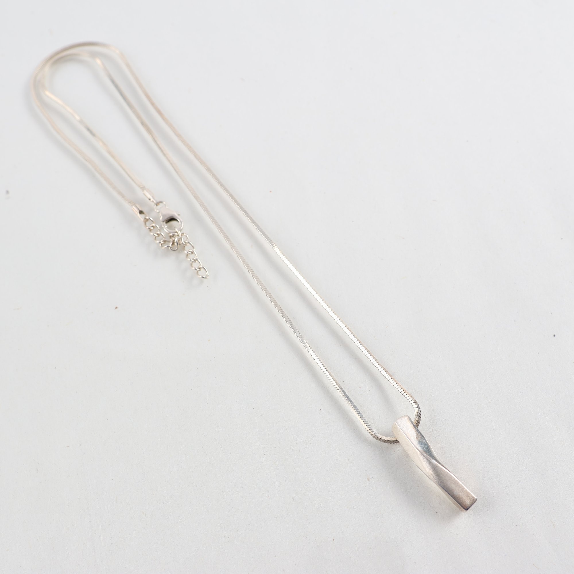Halsband & hänge, silver, vikt: 7.5g