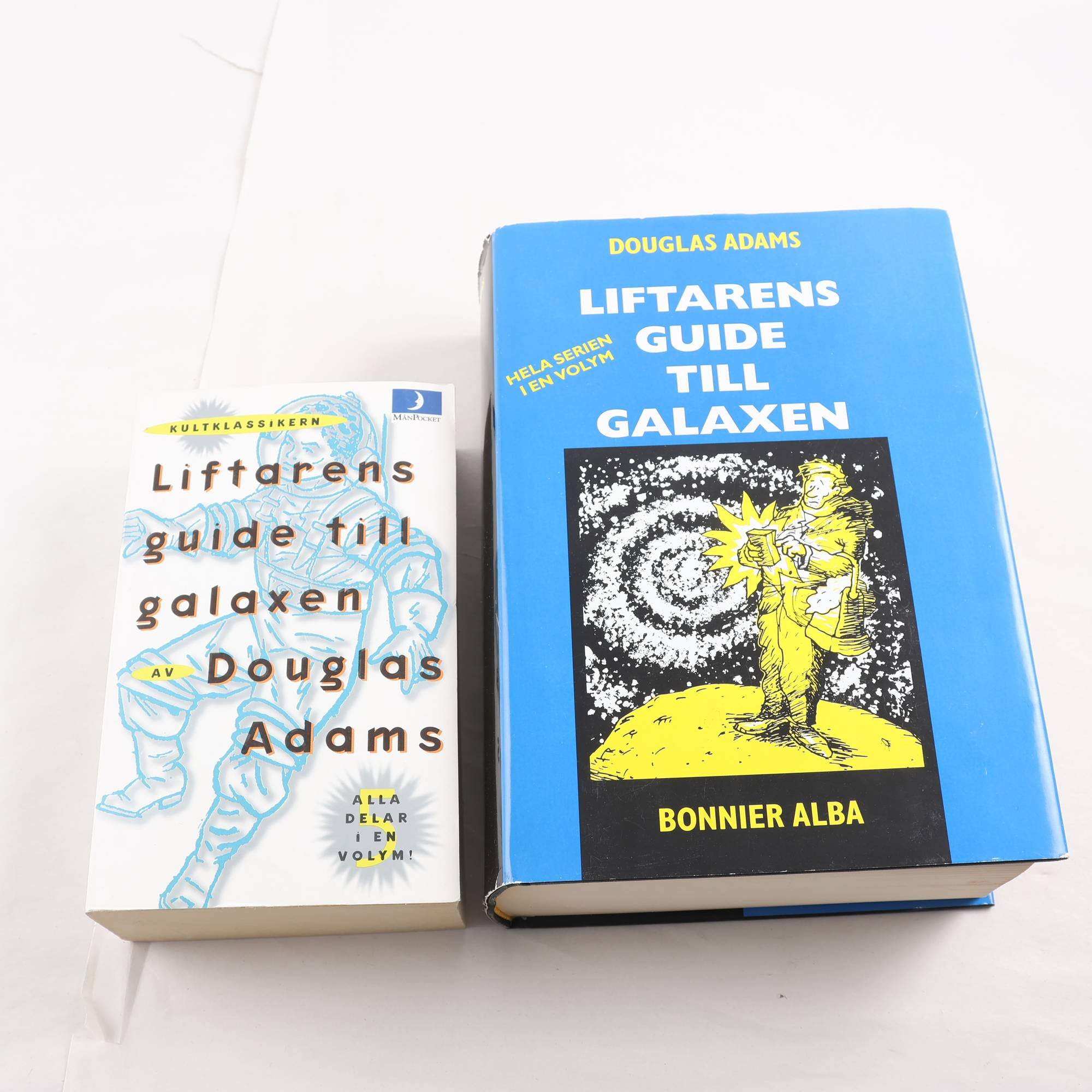 Douglas Adams, Liftarens guide till galaxen, 2 olika upplagor