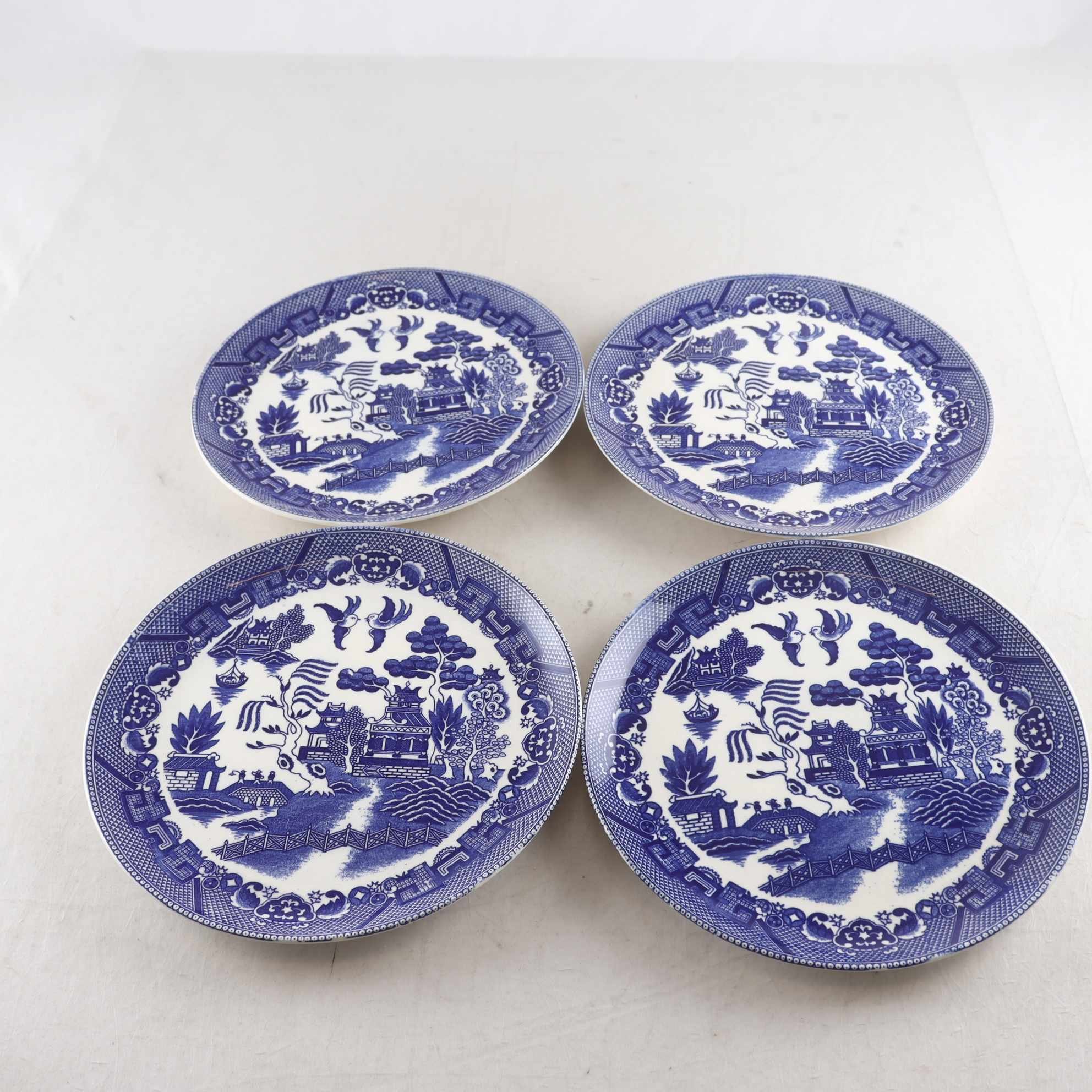 Tallrikar, Willow-motiv, omärkta. 4 st. Samfraktas ej.