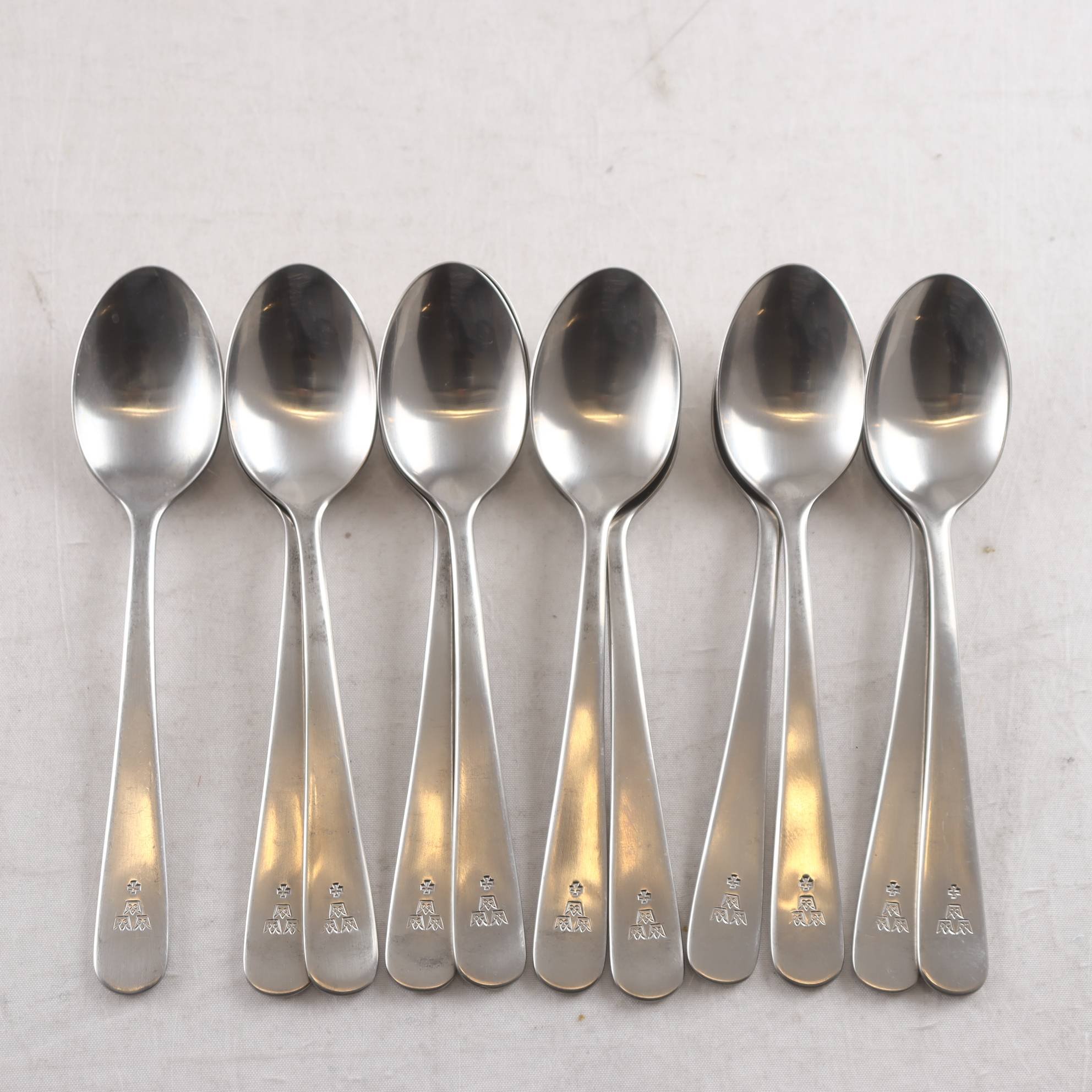 Teskedar, Gense, försvaret, 11 st.