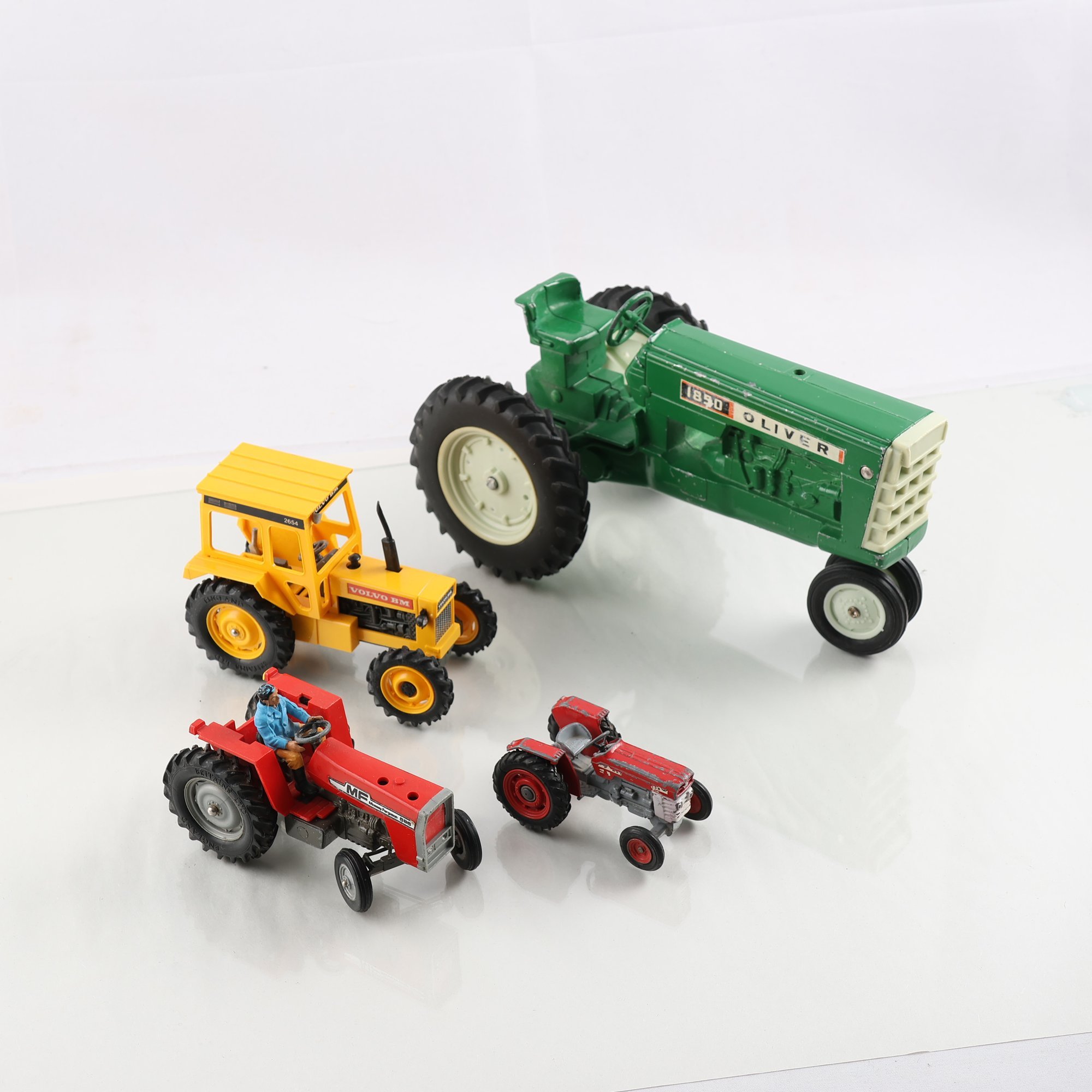 Traktorer, Märkestraktorer, 4st retro.