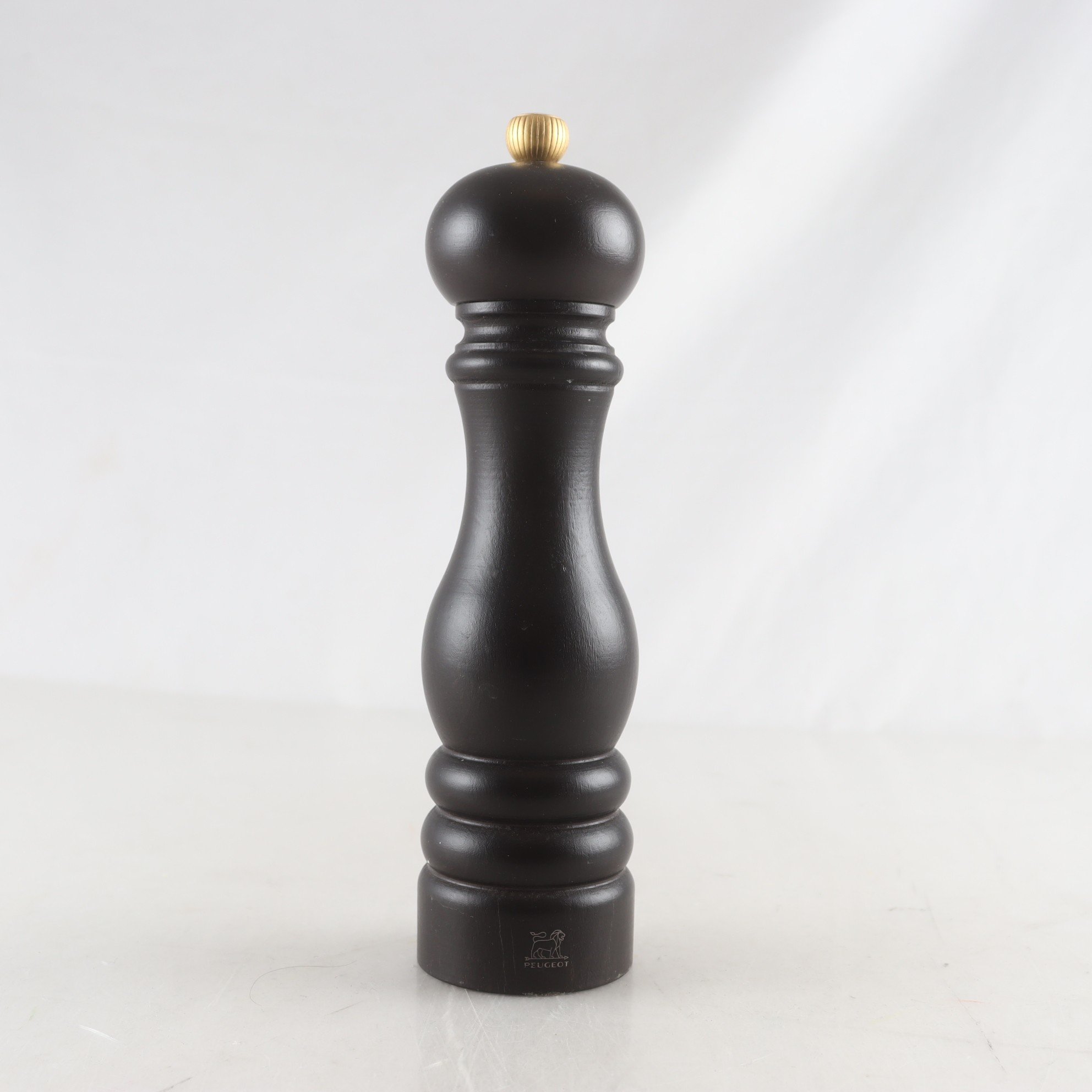 Pepparkvarn, peugeot, trä.