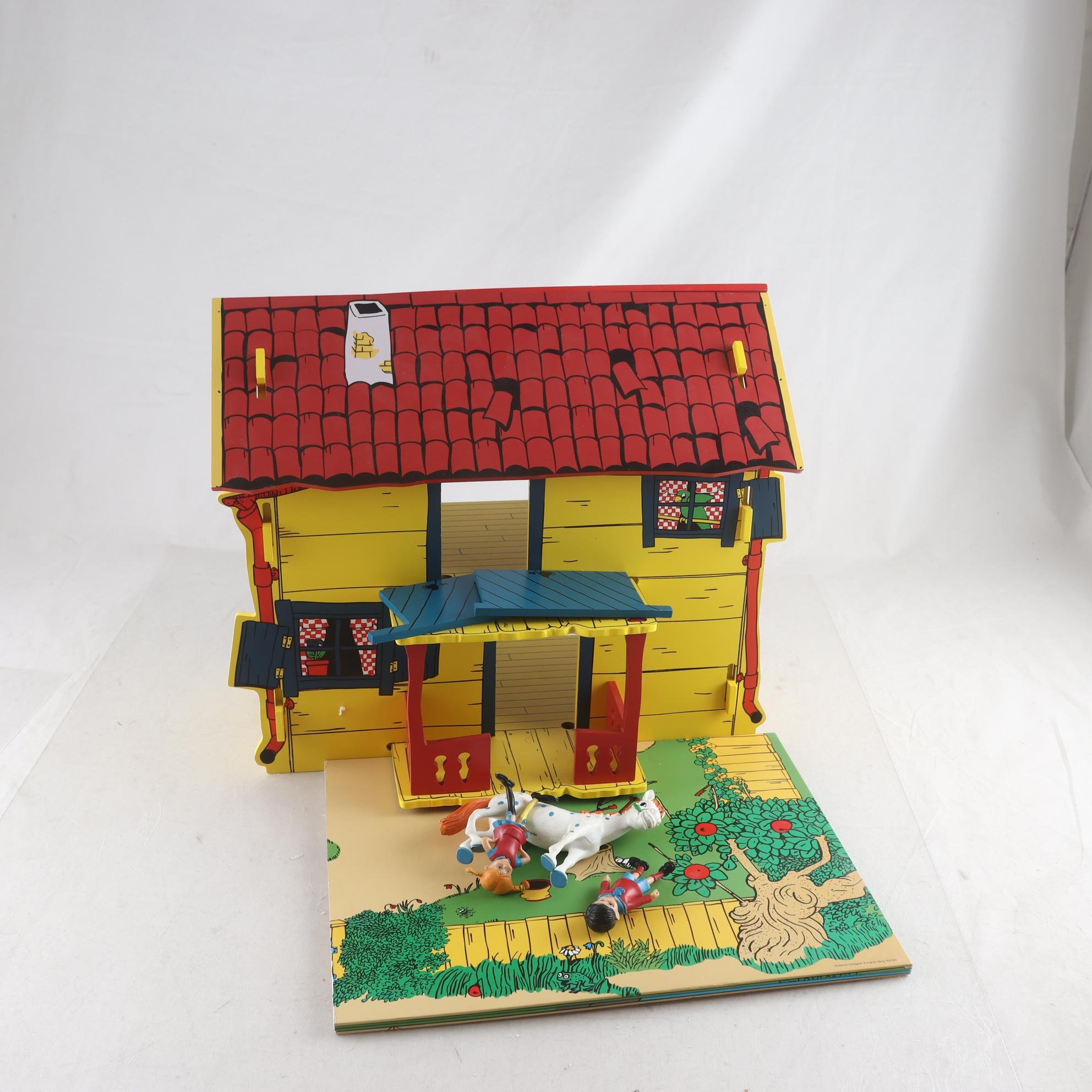 Pippi Långstrumps villa med figurer. Endast avhämtning.