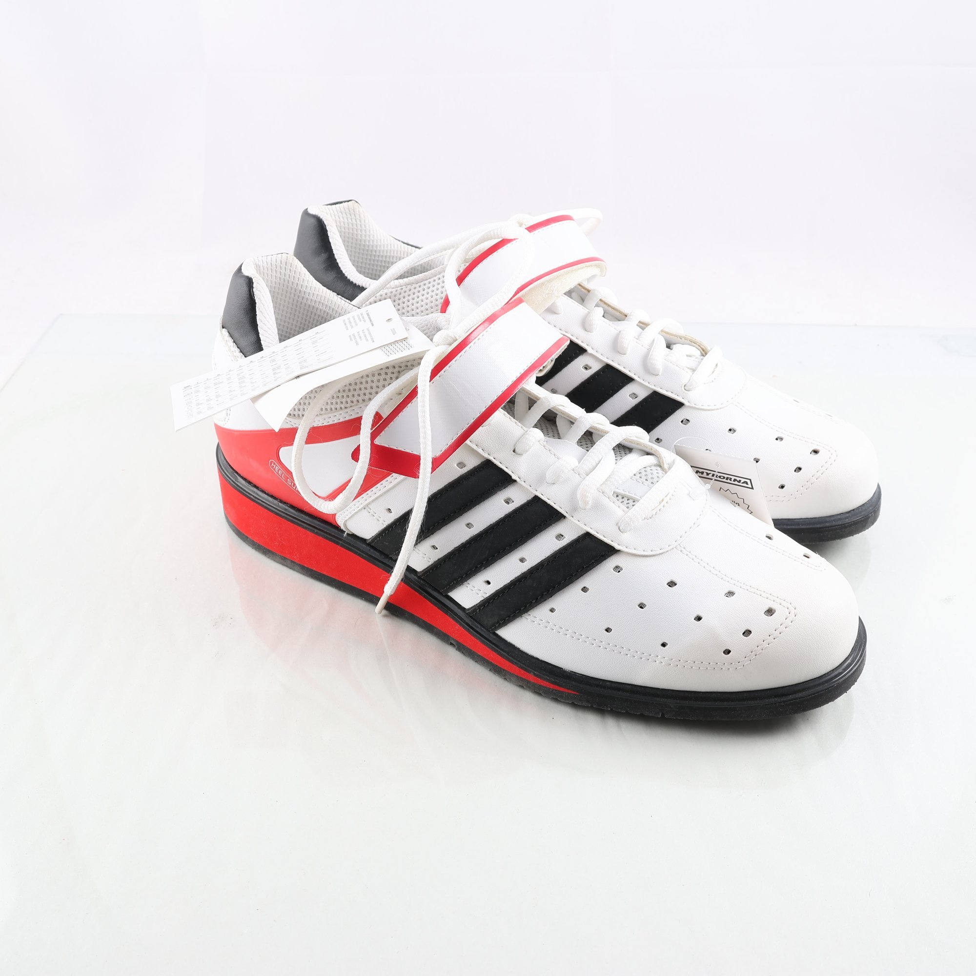 Sneakers, Adidas, vit, svart, röd, stl. US 11½ (45/46)