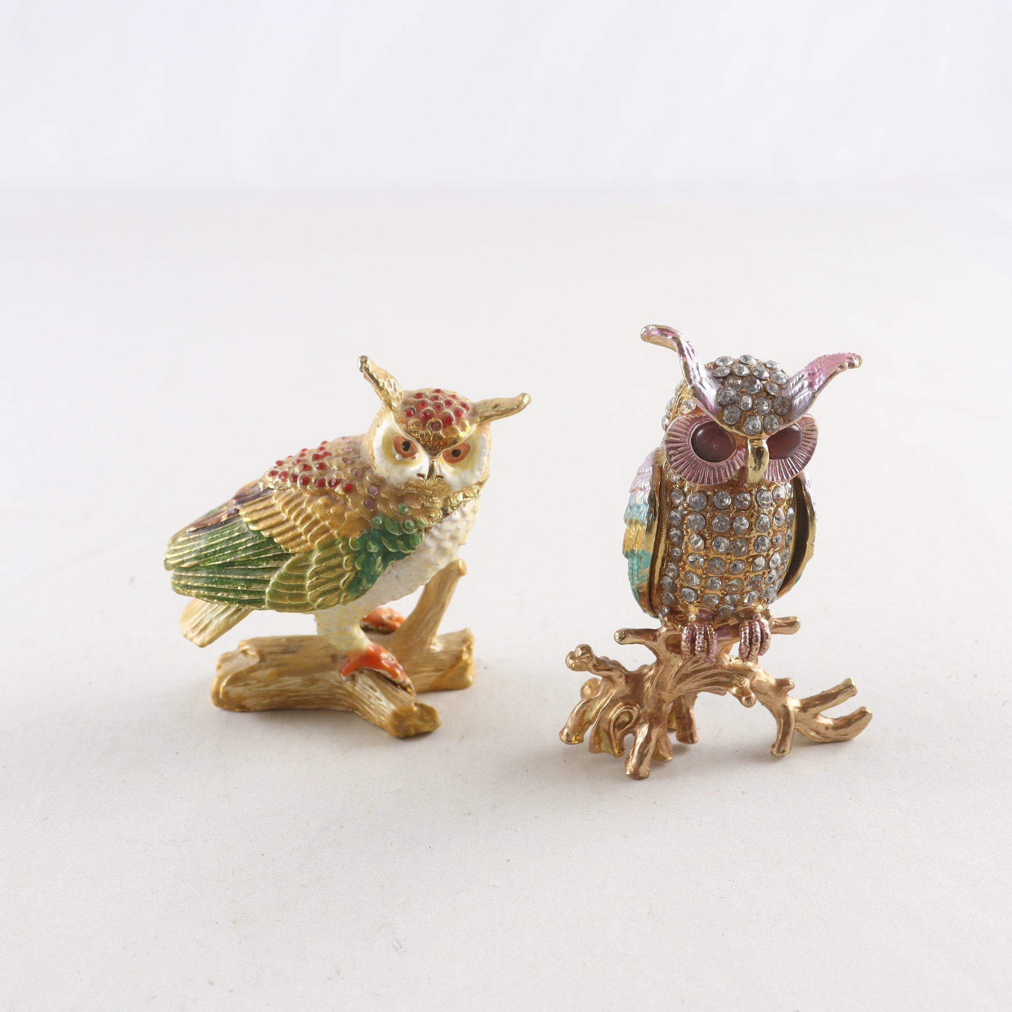 Prydnadsaskar, Juliana Mallard, ugglor