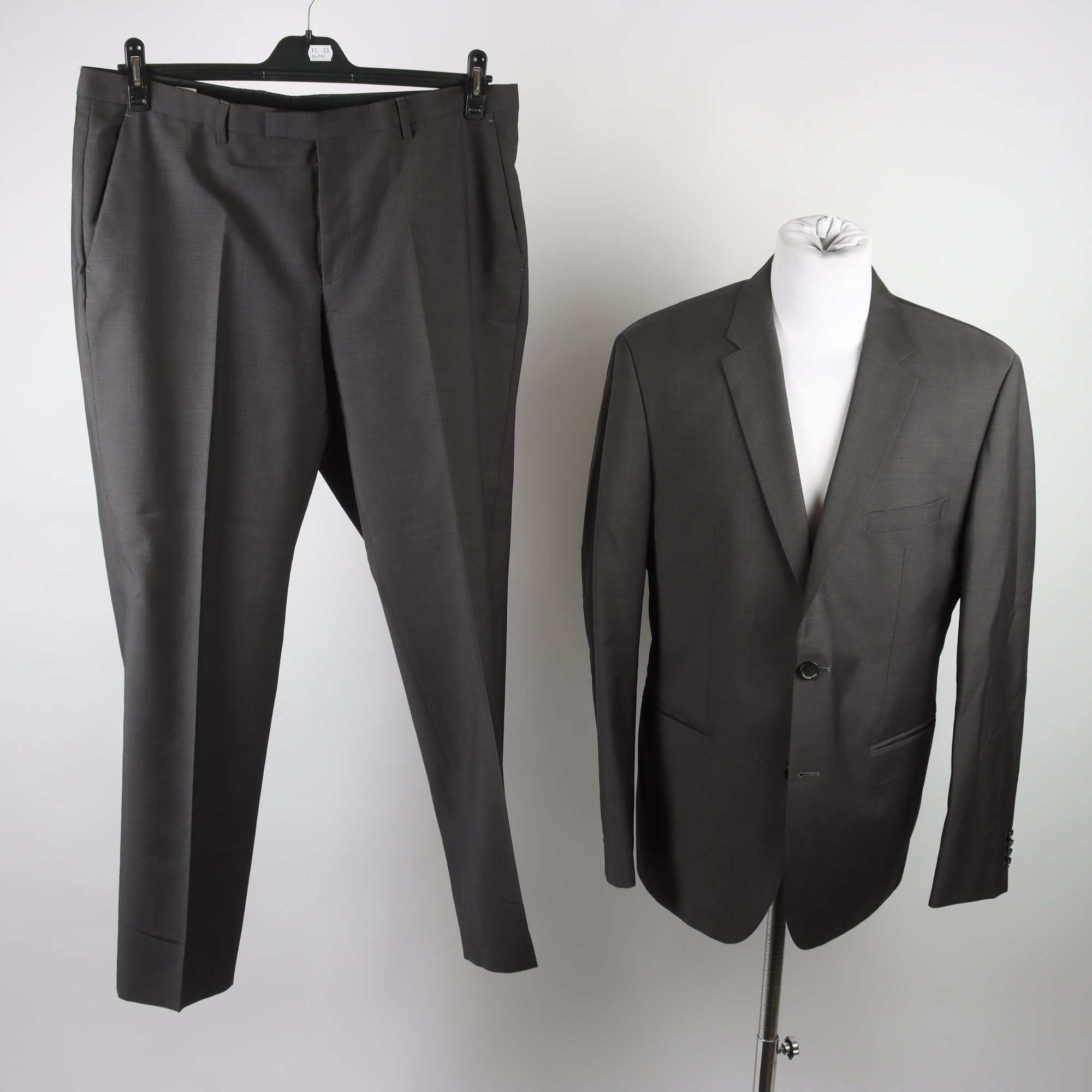 Kostym, Hugo Boss, grå, stl. 54 C