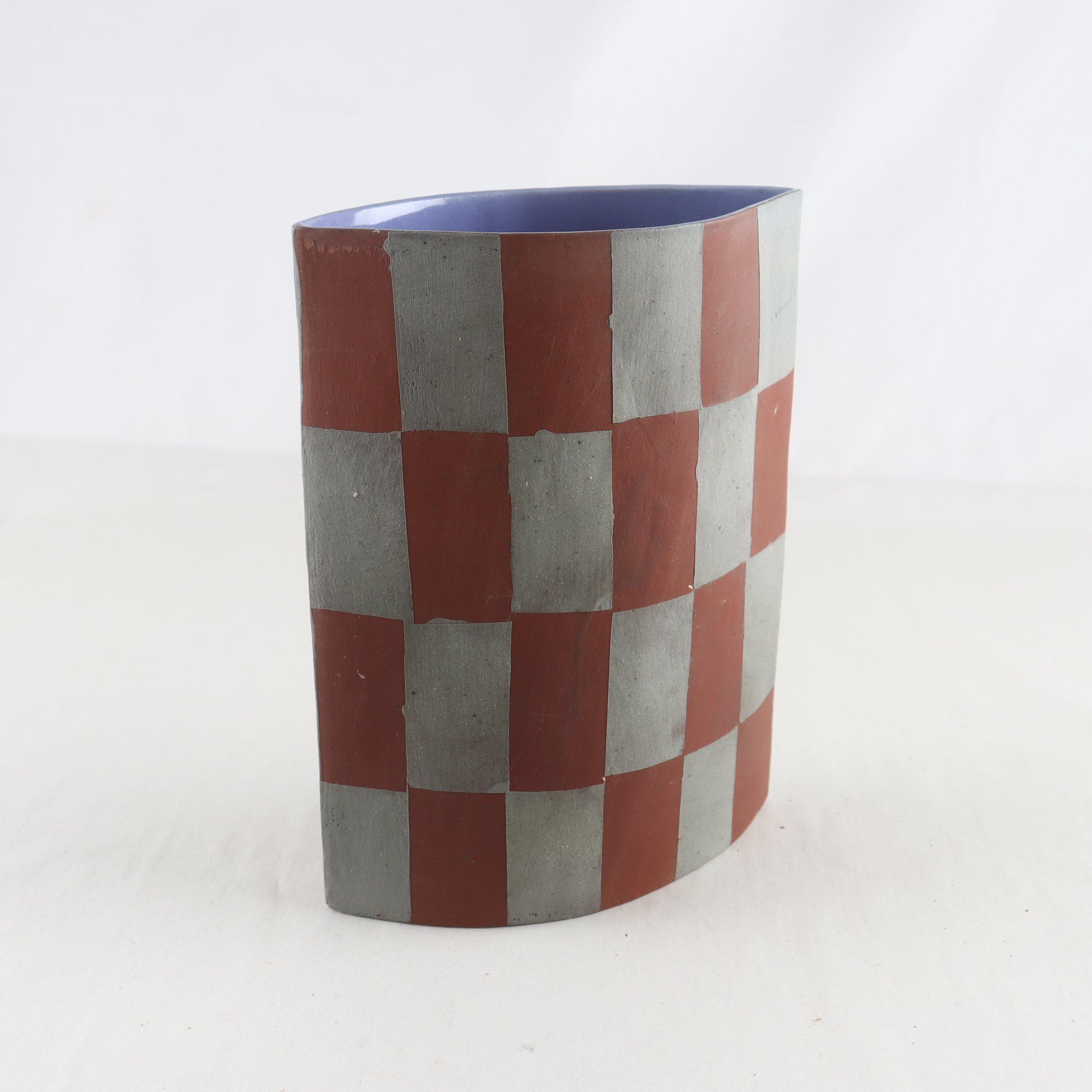 Vas, keramik, Lena Fredholm. Samfraktas ej