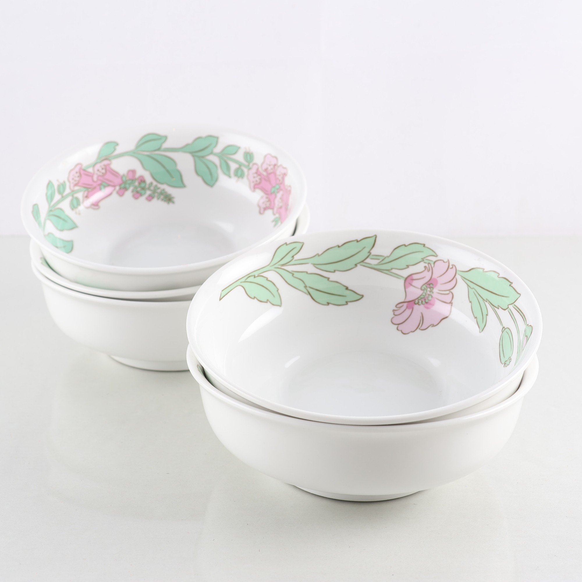 Skålar, Pia Rönndahl för Apoteket, Rörstrand. Samfraktas ej.