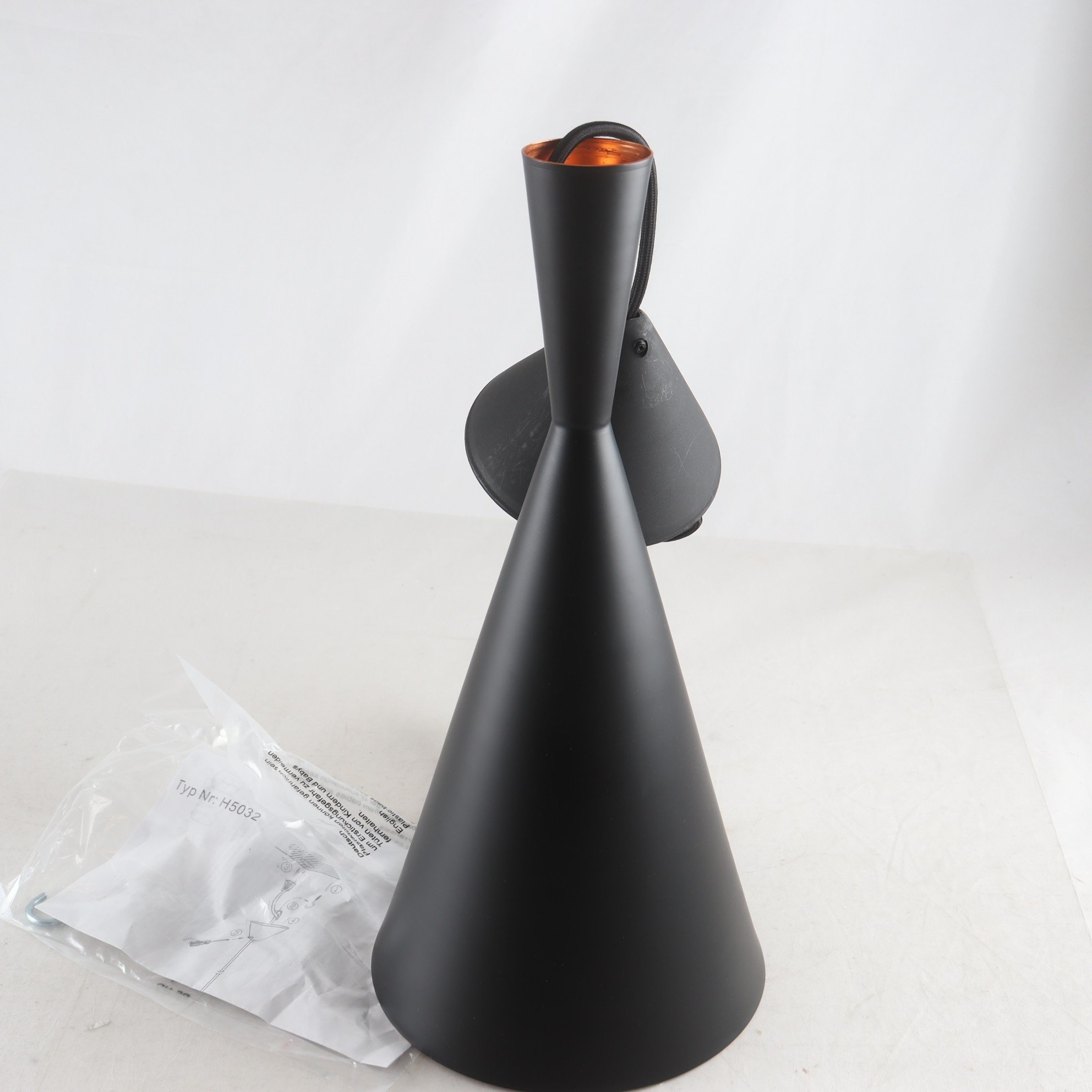 Mio, taklampa, Nina, svart / koppar. Samfraktas ej.