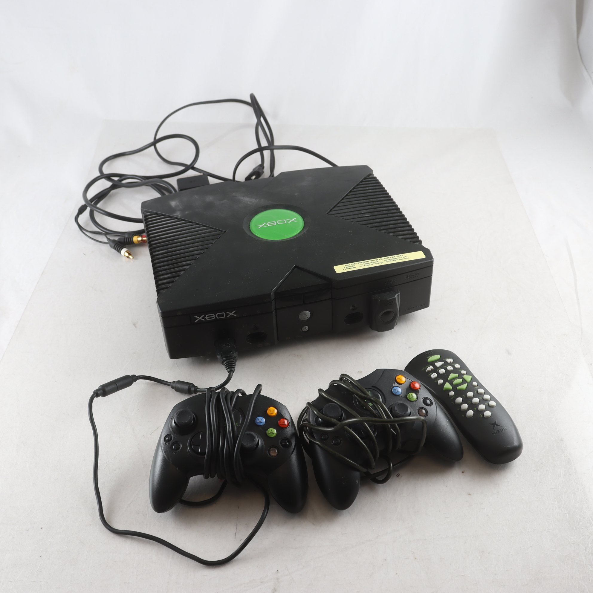 Microsoft X-box. Samfraktas ej.