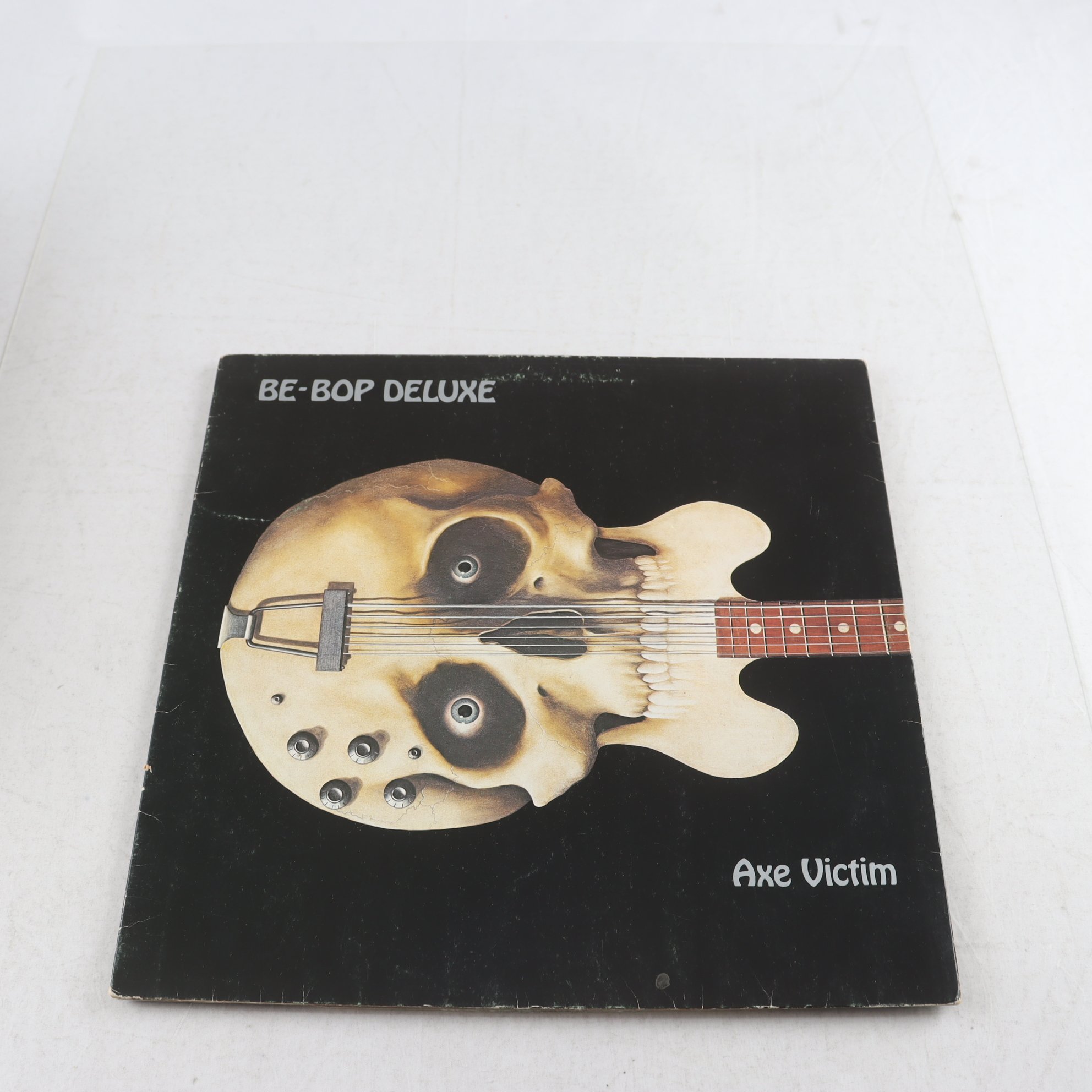 LP Be-Bop Deluxe, Axe Victim