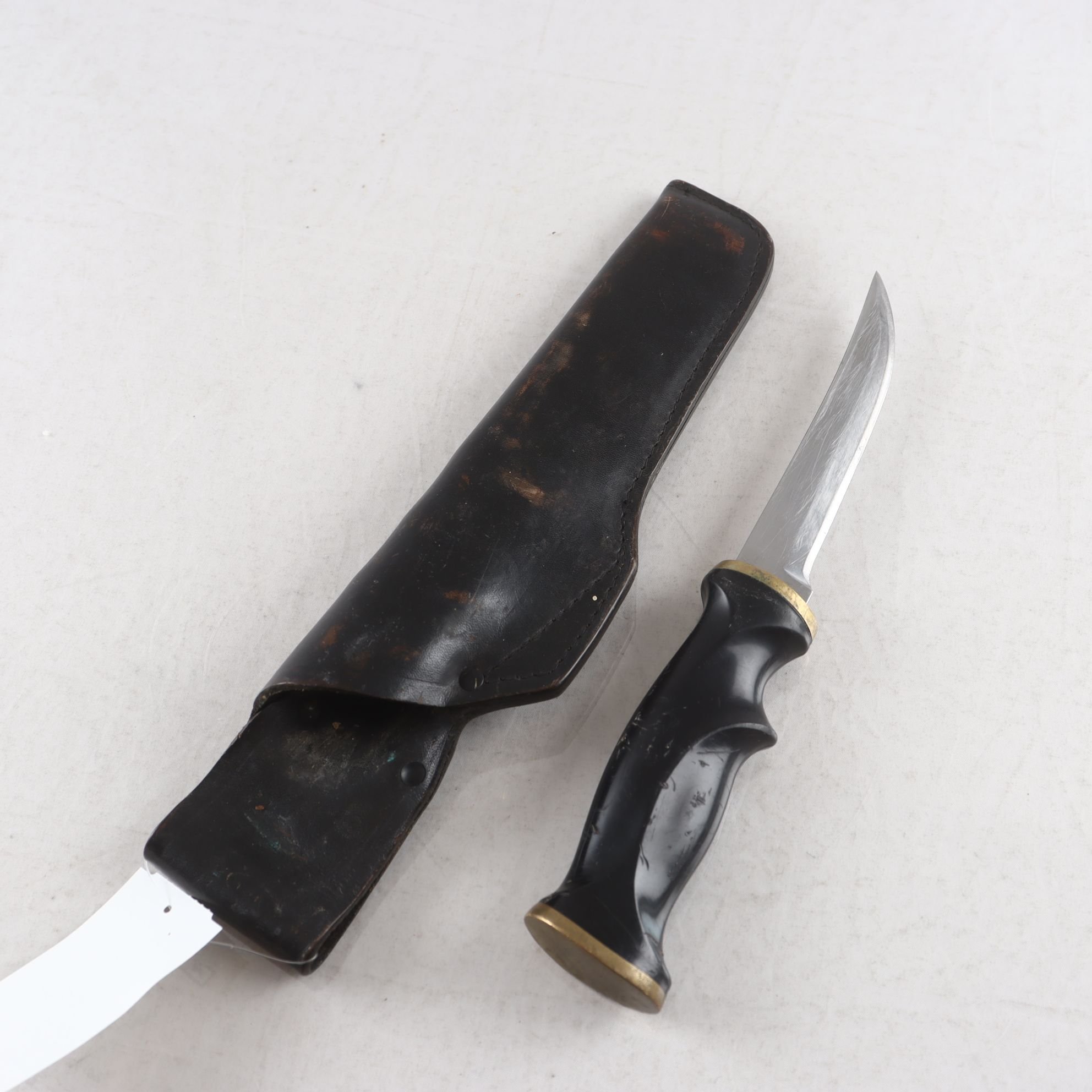 Kniv, KJ mora kniv, mässingsdetaljer.