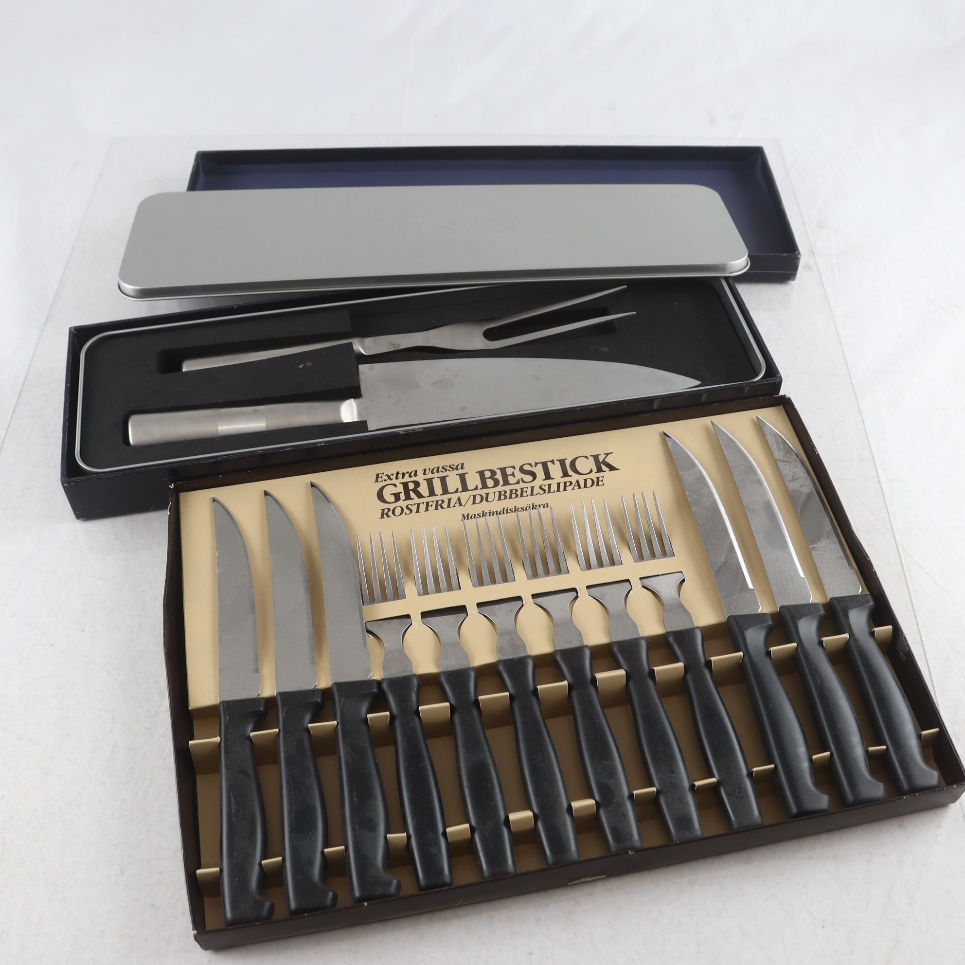 Trancherset & grillbestick.