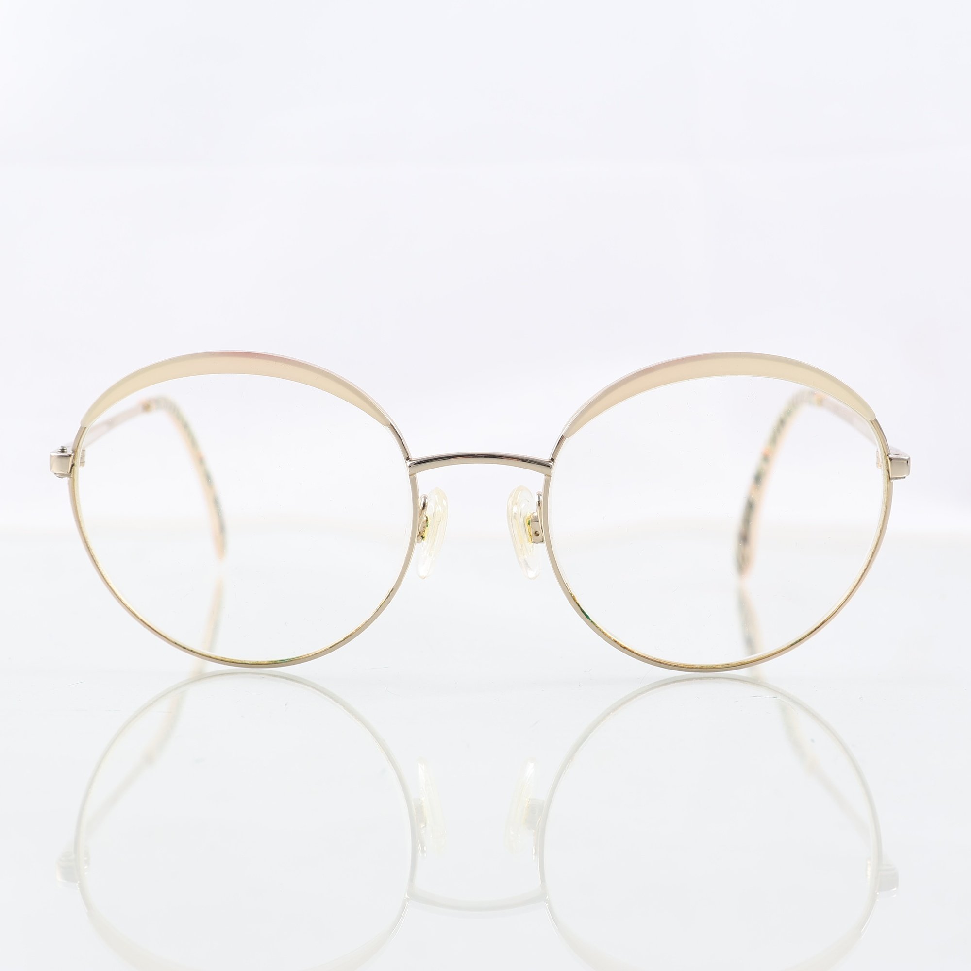 Glasögon med styrka, Wiliam Morris