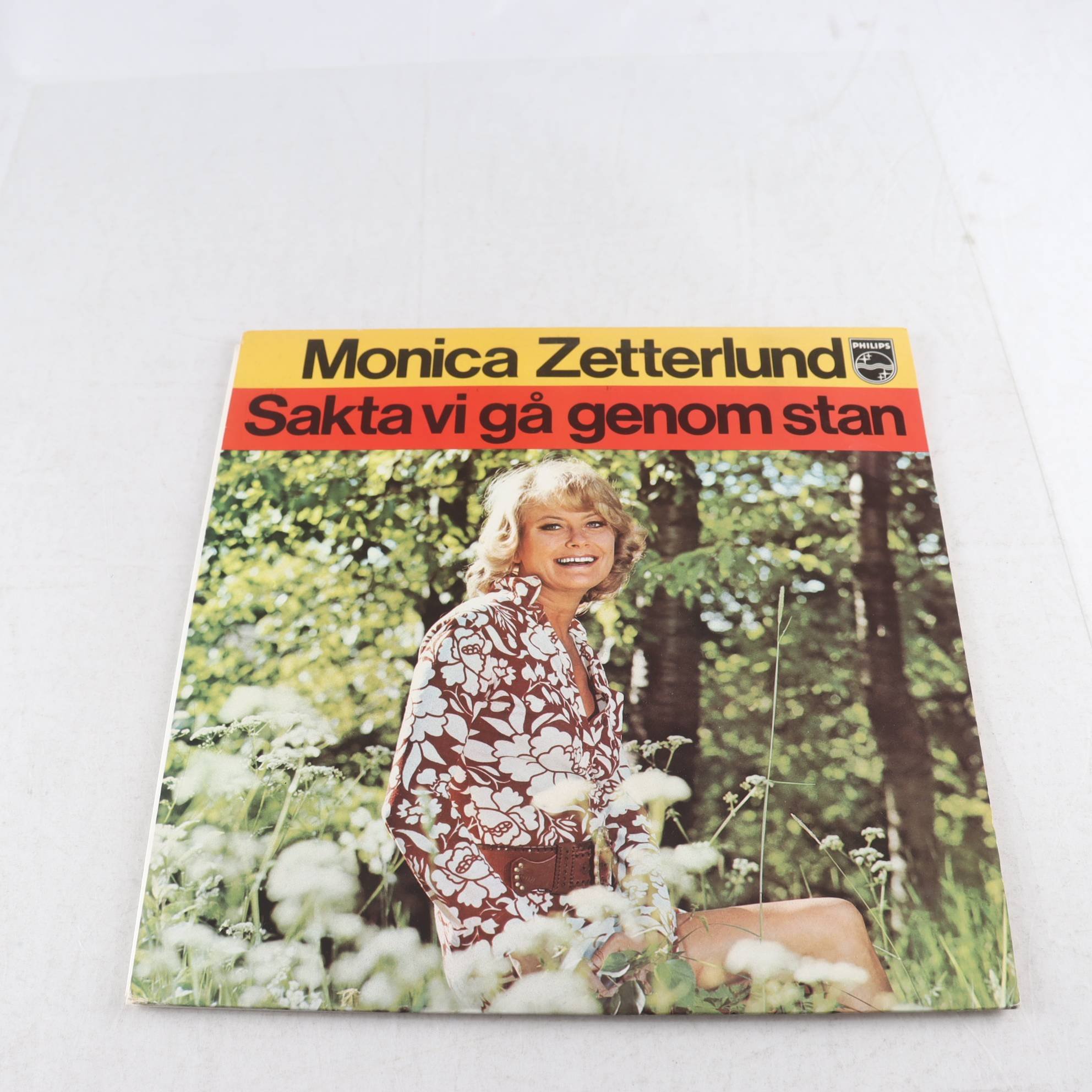 LP Monica Zetterlund, Sakta Vi Gå Genom Stan