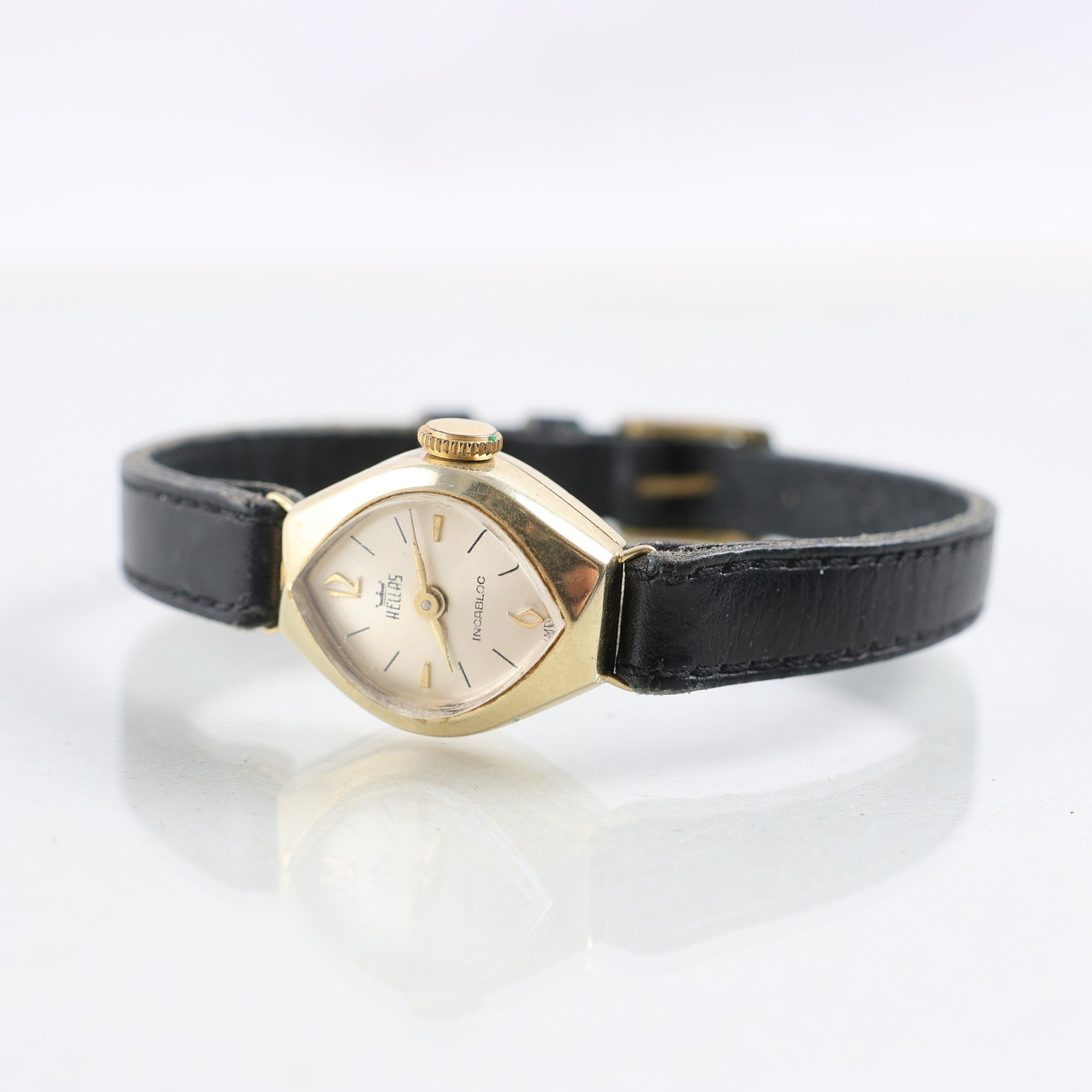 Damur, Hellas, Inkablock, 14k, läderband.