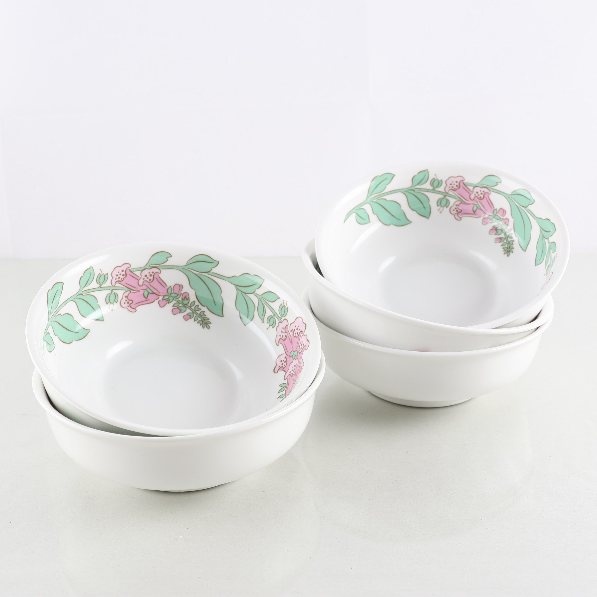 Skålar, Pia Rönndahl för Apoteket, Rörstrand. Samfraktas ej.