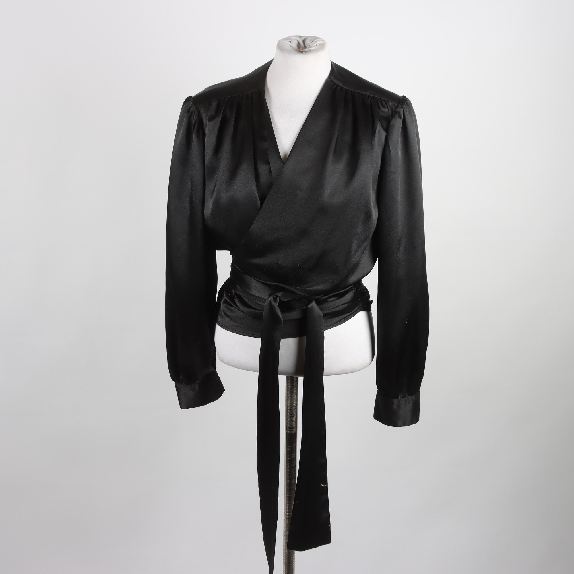 Blus, Yves Saint Laurent, svart, stl. 44.