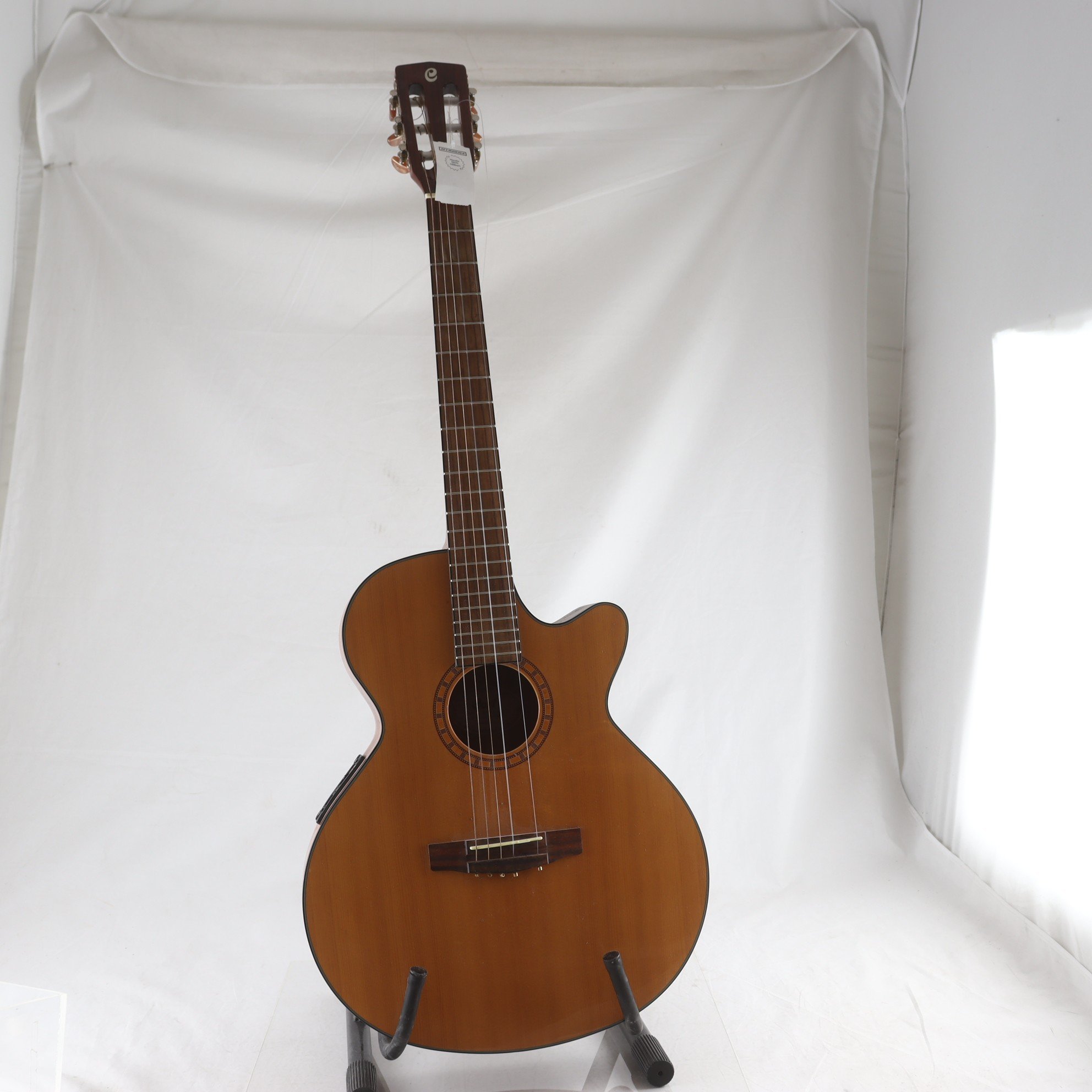 Gitarr, Cort, cec-5 net. Endast avhämtning.