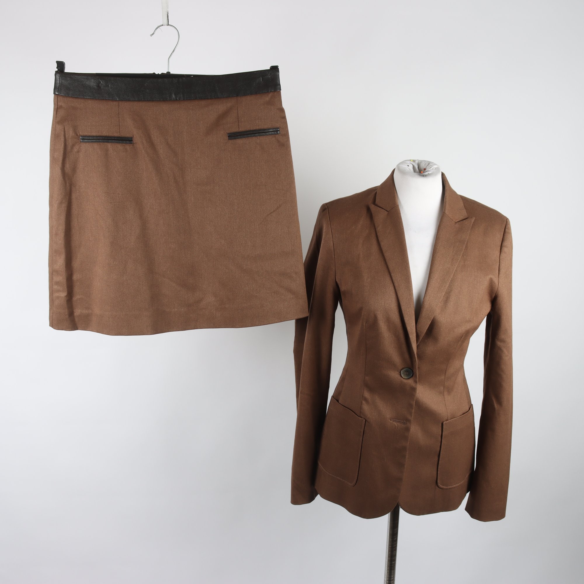 Dräkt (kavaj & kjol, Stockh lm, stl. 38