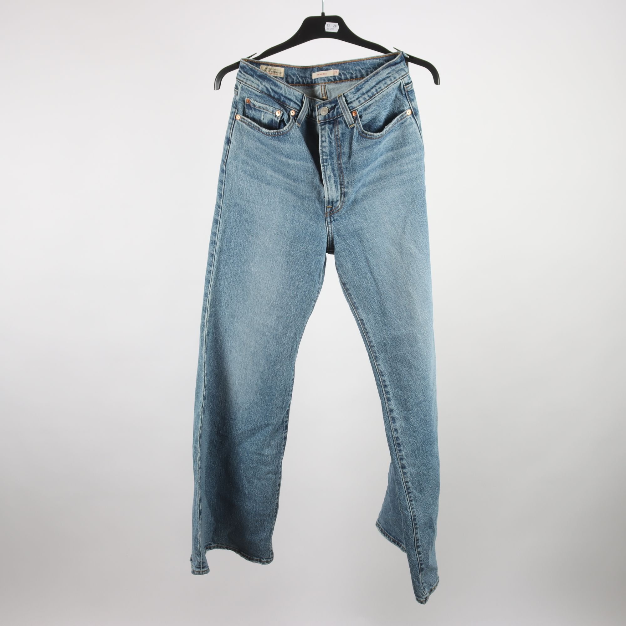 Jeans, Levi’s ”Ribcage Bell”, stl. 27″