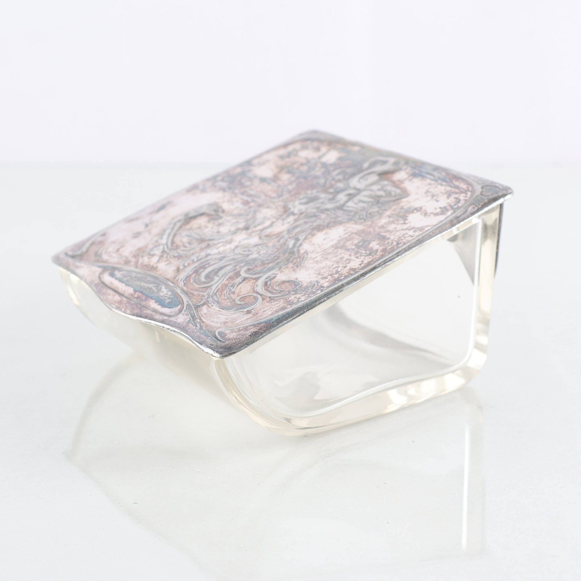 Behållare, glas, lock i försilvrad metall, Art Nouveau, (1890-1910)