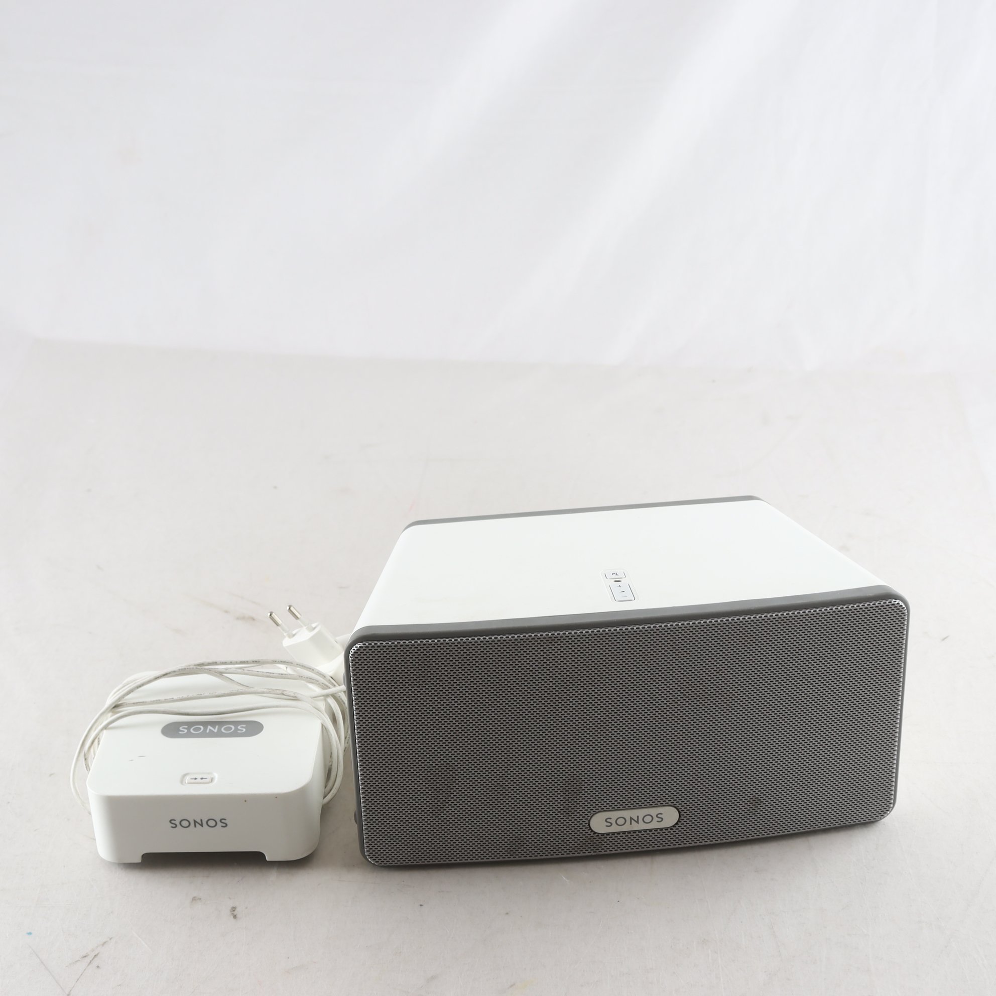 Högtalare, Sonos Play:3, med Sonos bridge. Samfraktas ej.