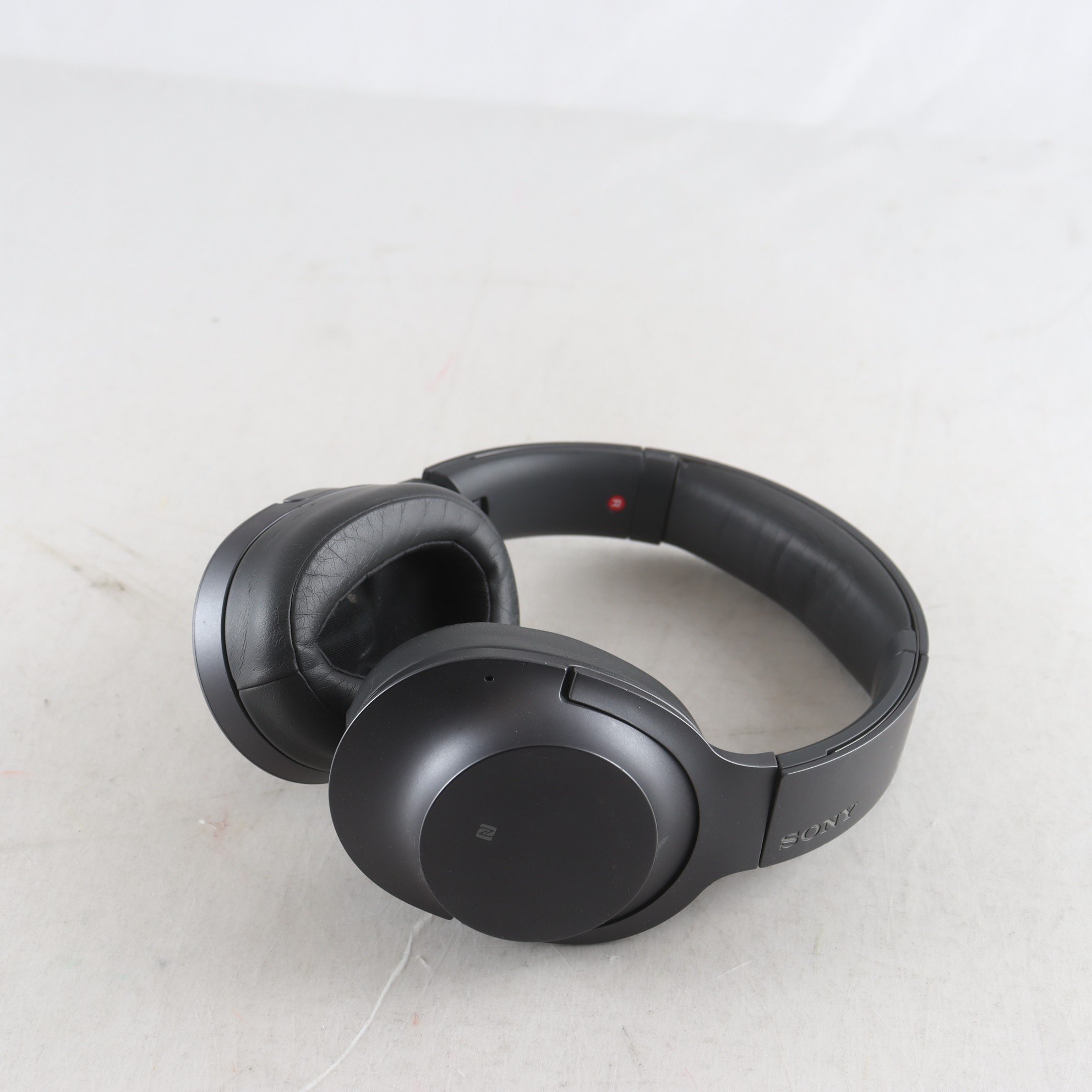 Sony, WH-H900N, trådlösa hörlurar.