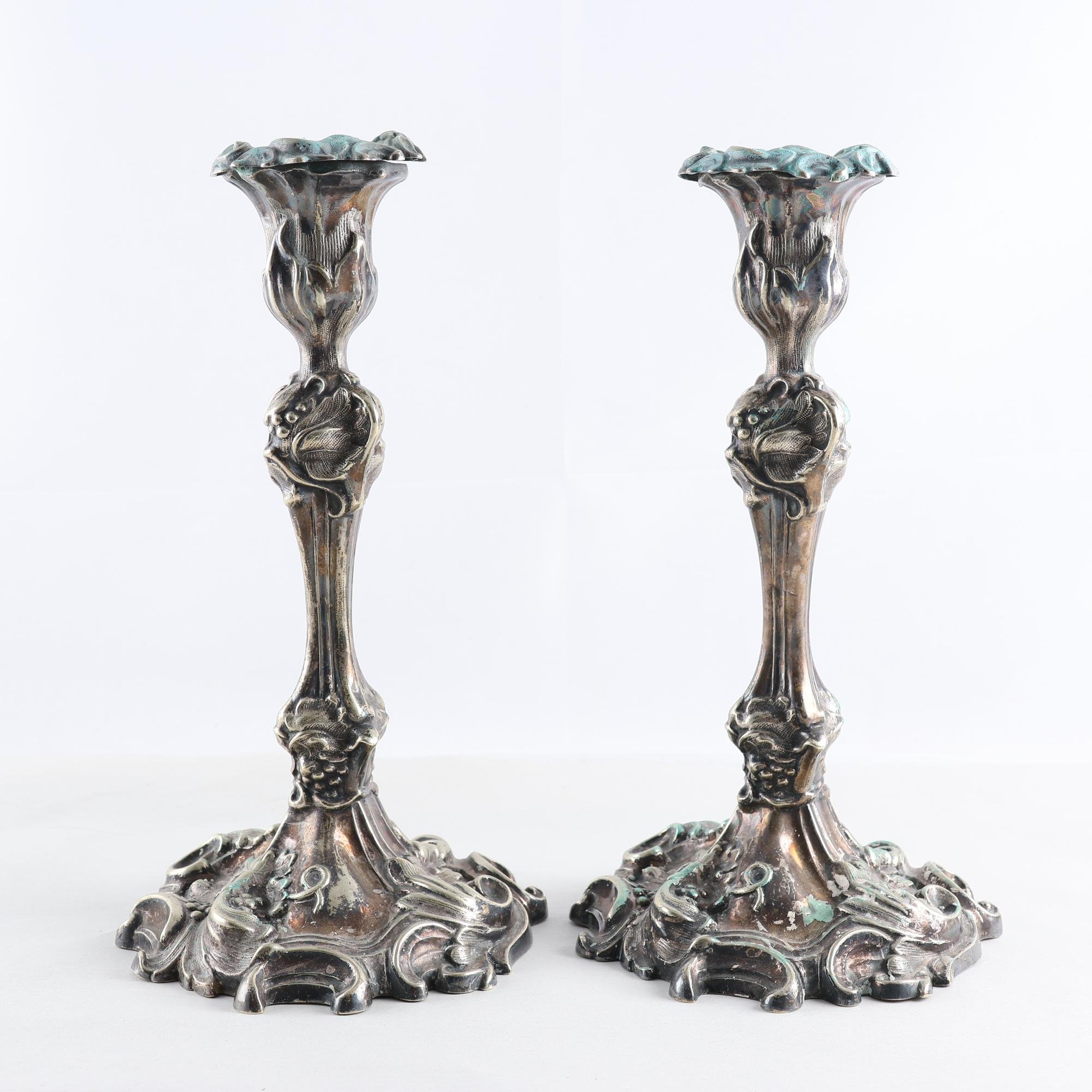 Paret ljusstakar, nysilver, omärkta, 1800/1900-tal. Samfraktas ej.