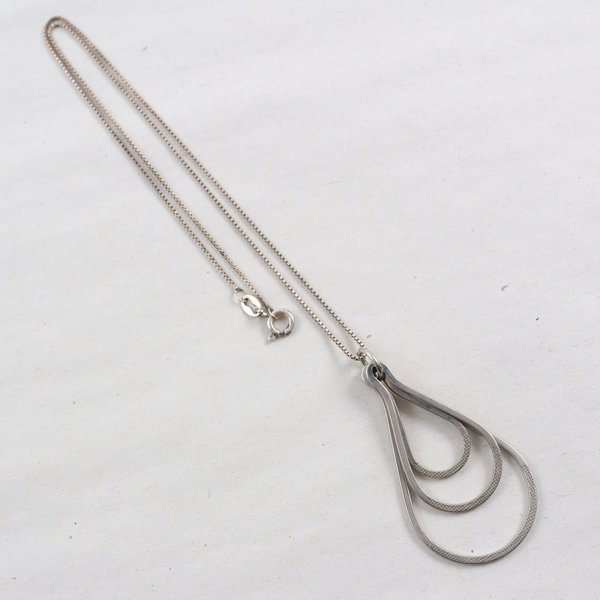 Halsband & hänge, silver, vikt: 6.1g