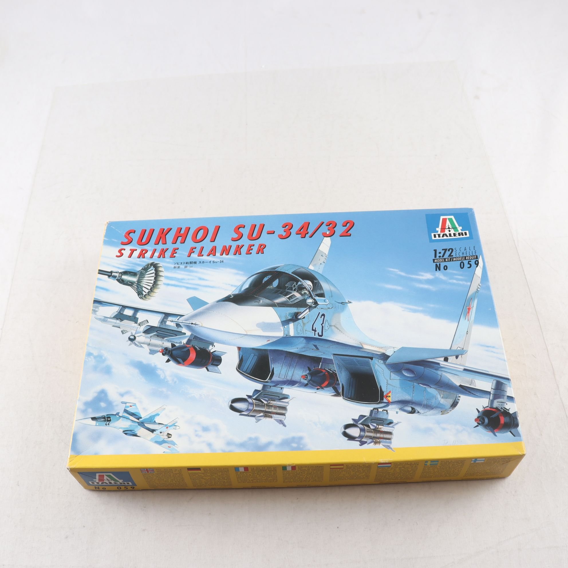 Byggsats, Sukhoi SU-32/34, italeri.