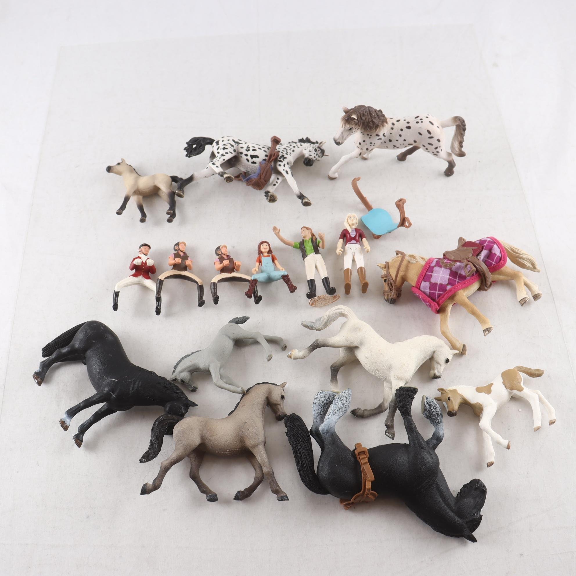 Hästar, Schleich, med ryttare
