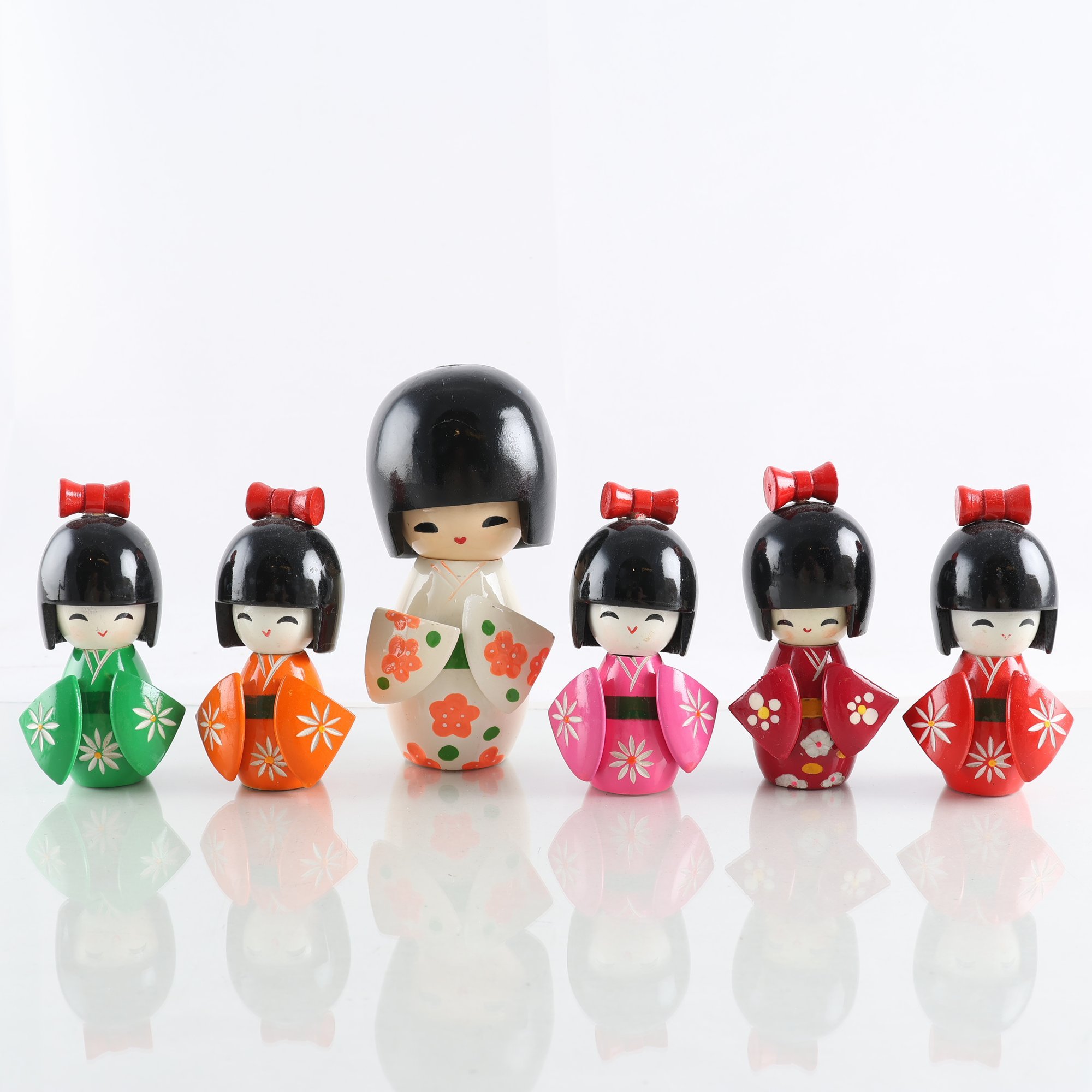 Sashiki- Warashi Kokeshi-dockor, 6 st.