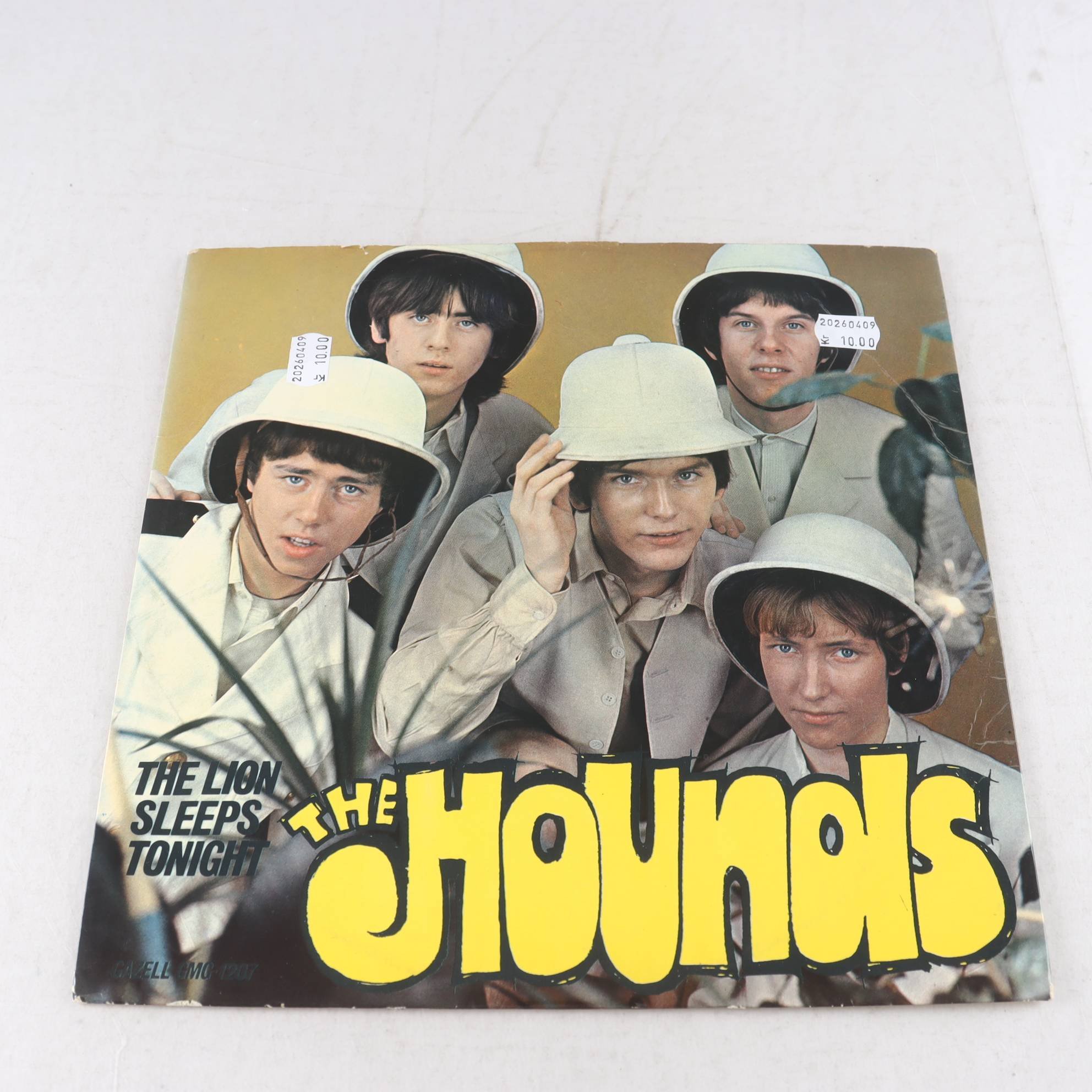 LP The Hounds, The Lion Sleeps Tonight